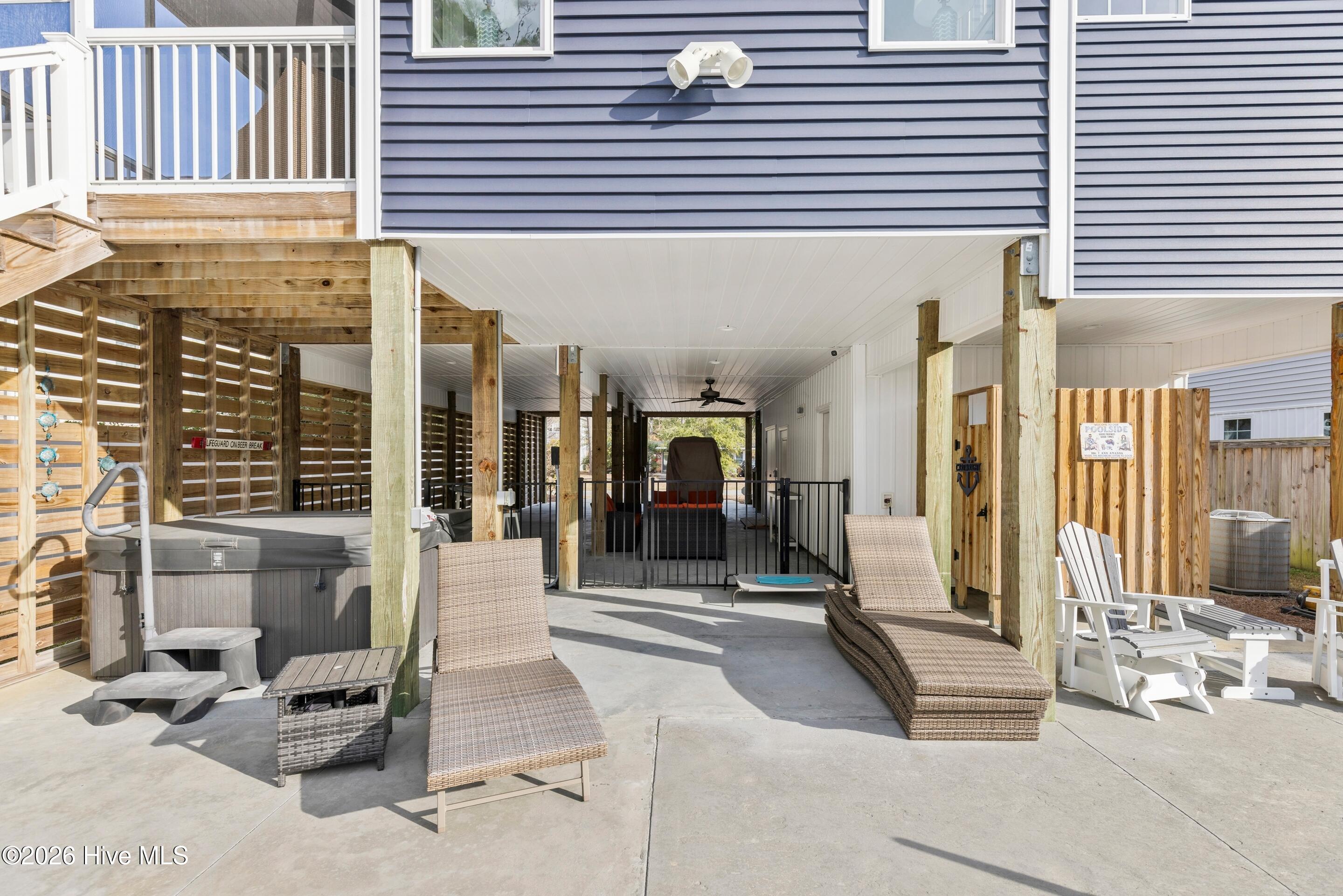 100548444 | Photo 16