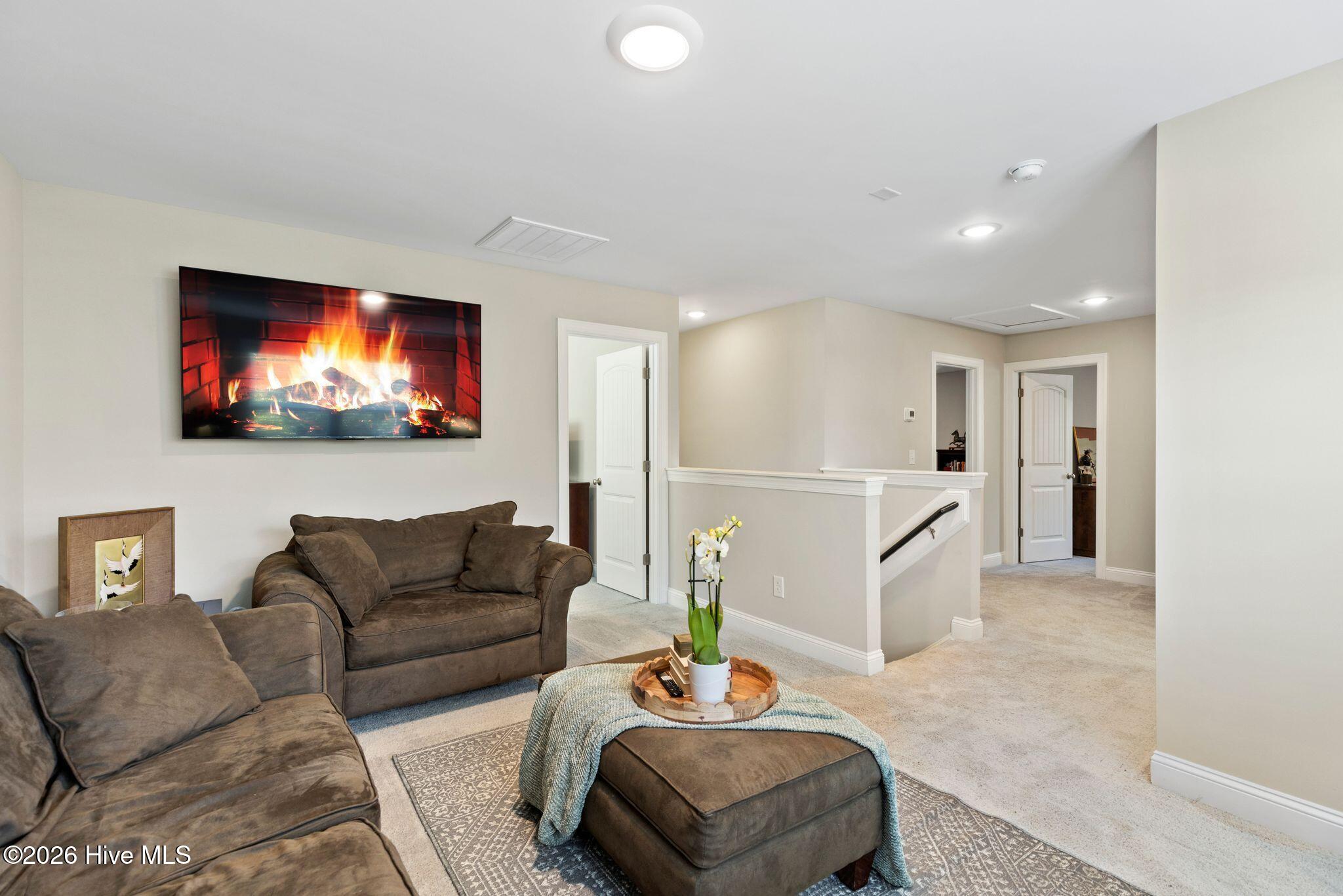 100558926 | Photo 31