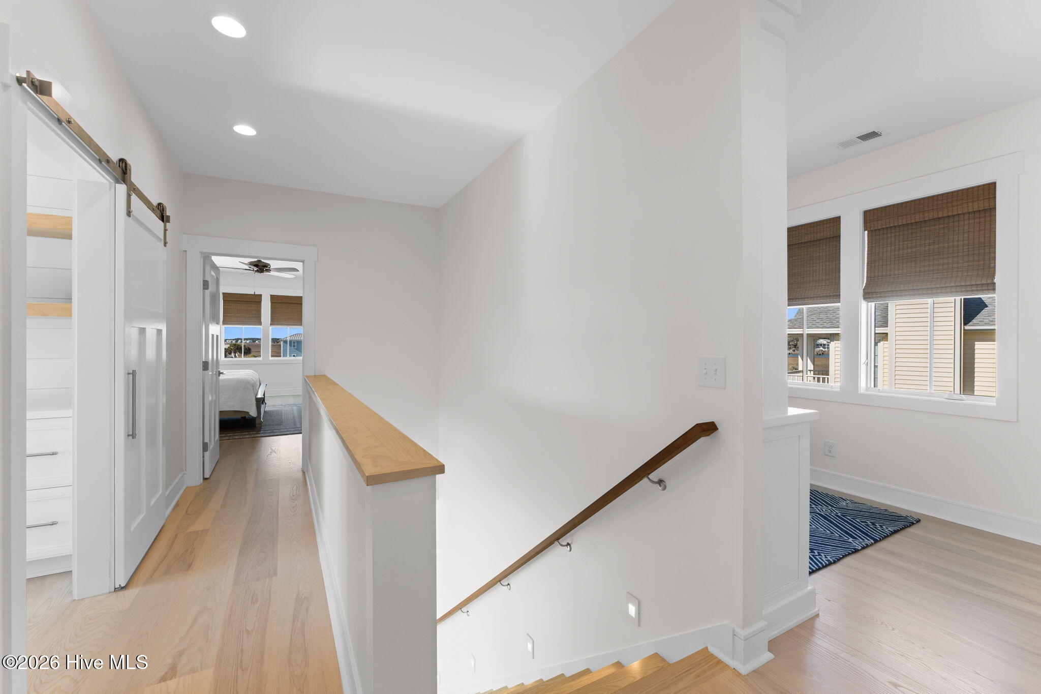 100550371 | Photo 45