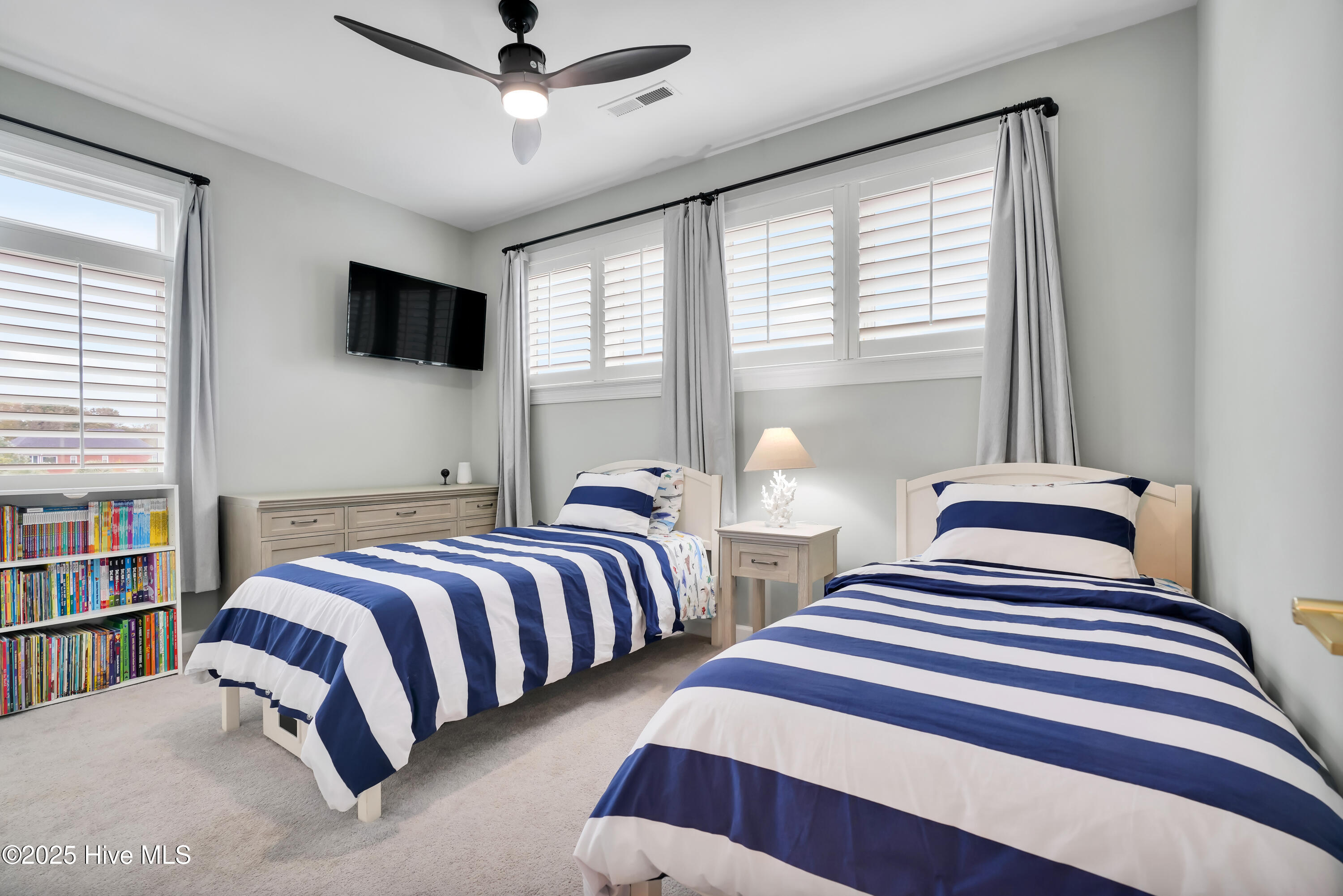 100557608 | Photo 24