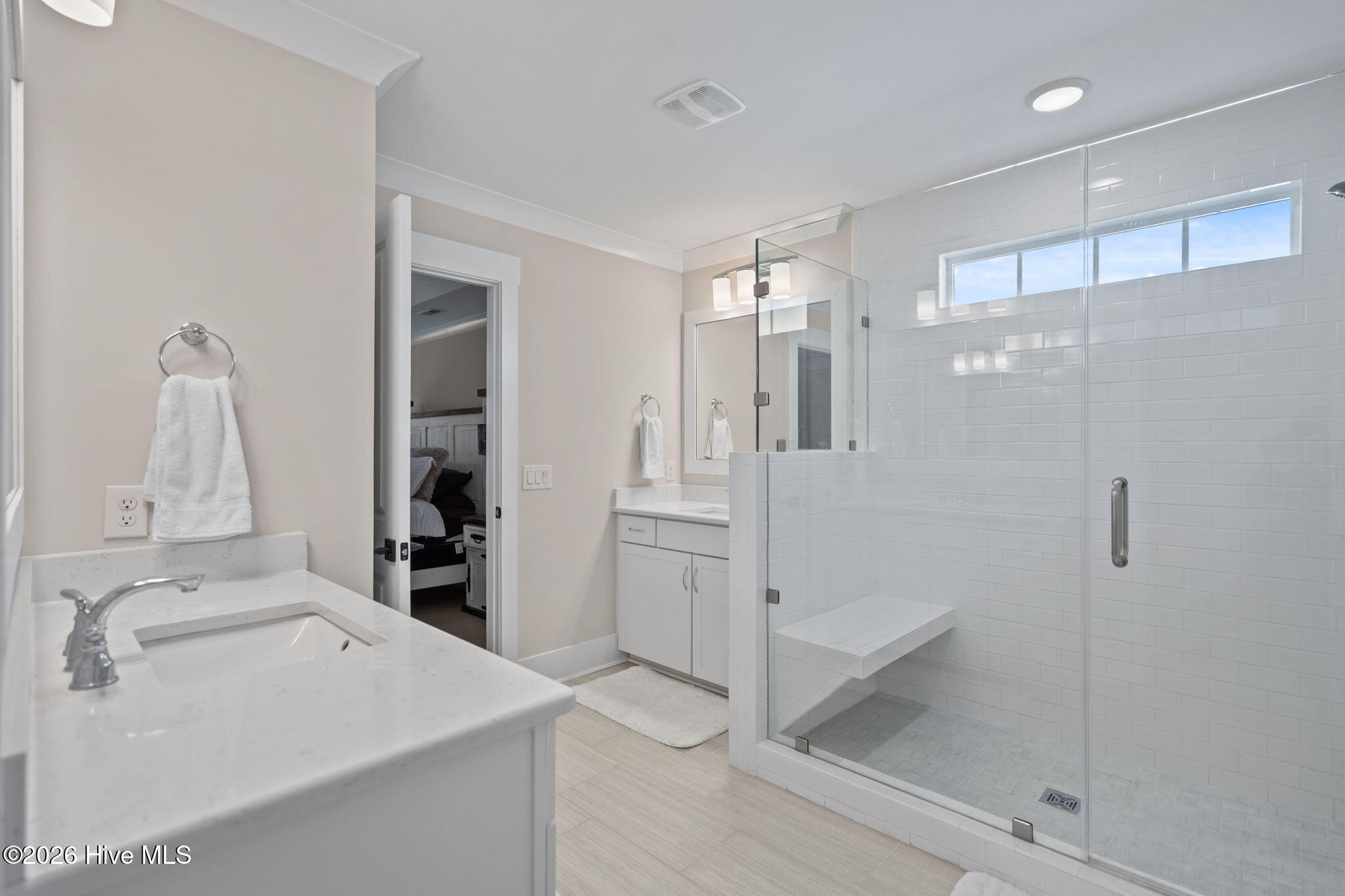 100555994 | Photo 17