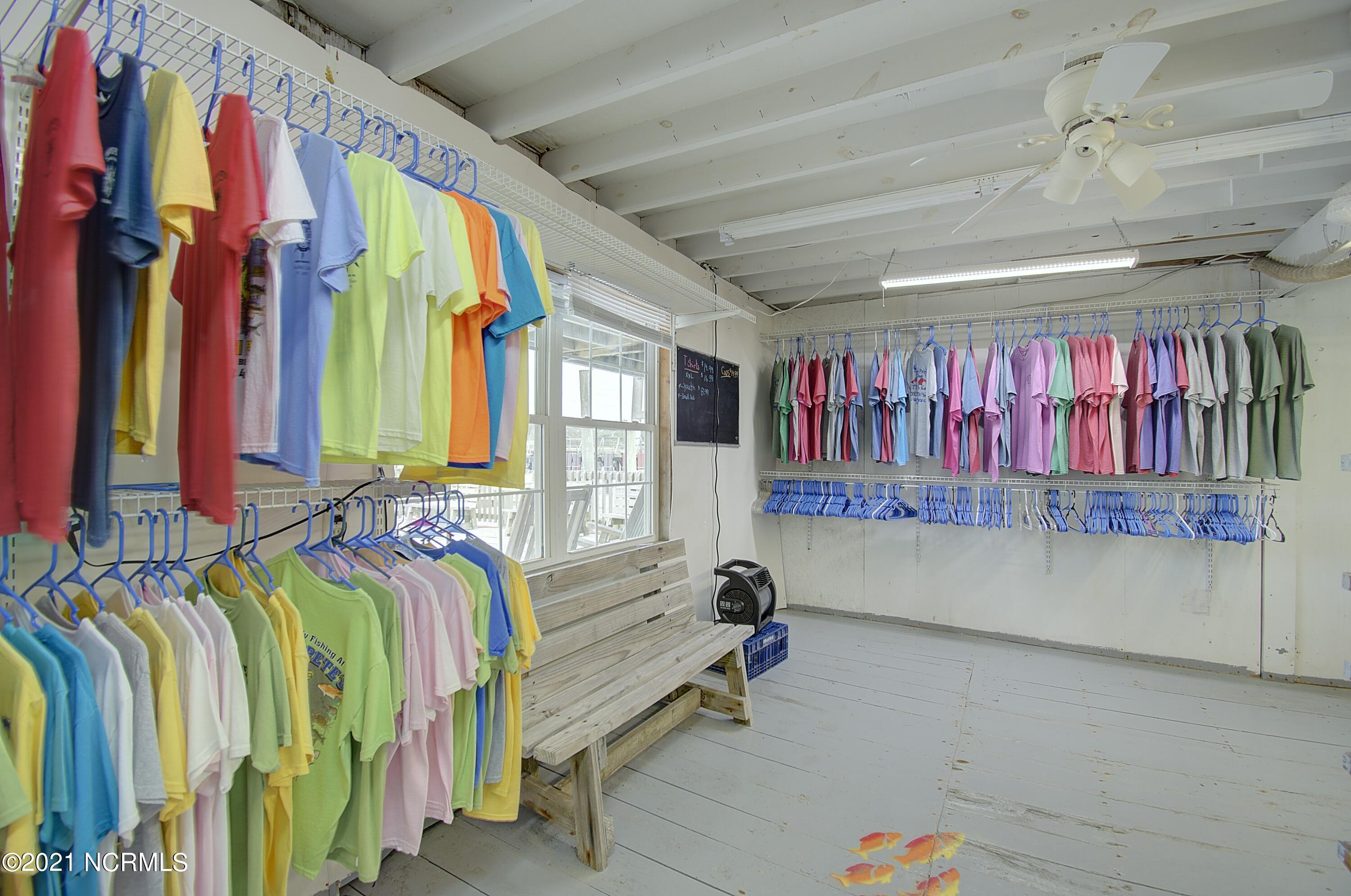 100502162 | Photo 56