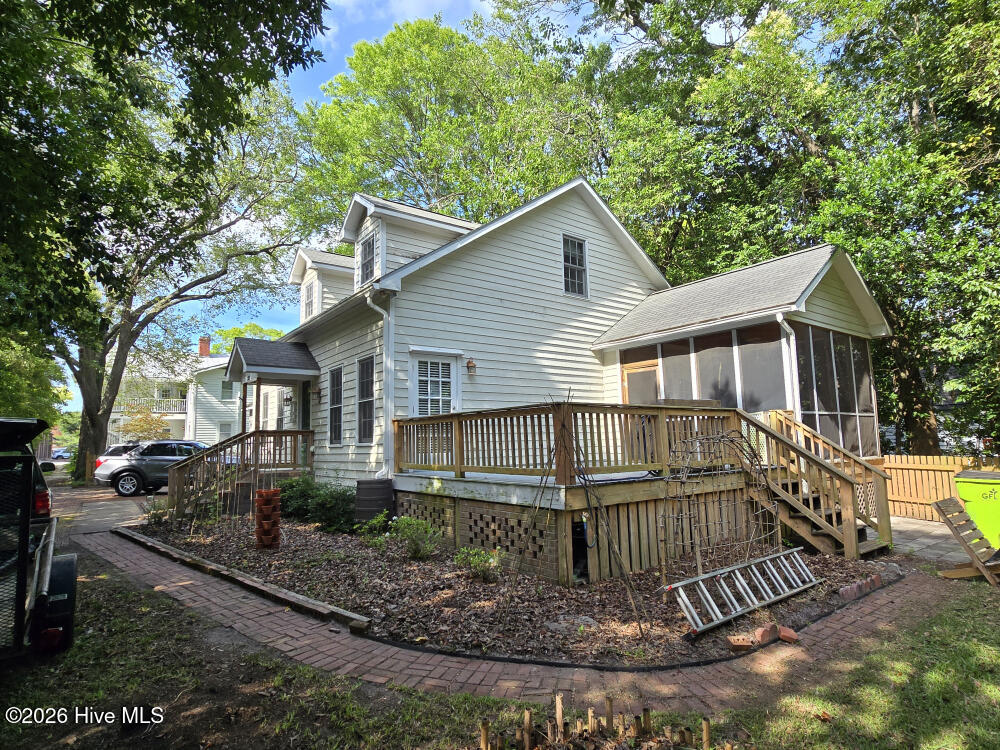 221 Pollock Street,New Bern