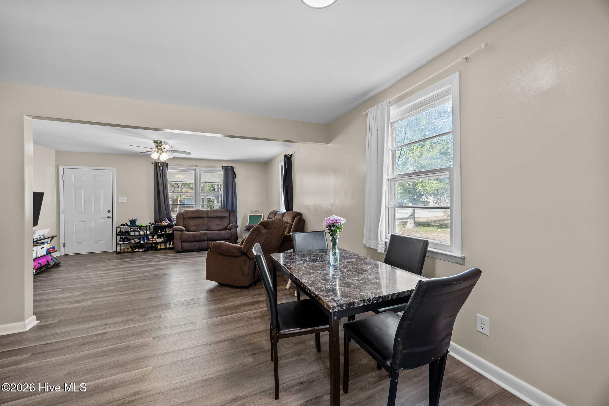 100555911 | Photo 18