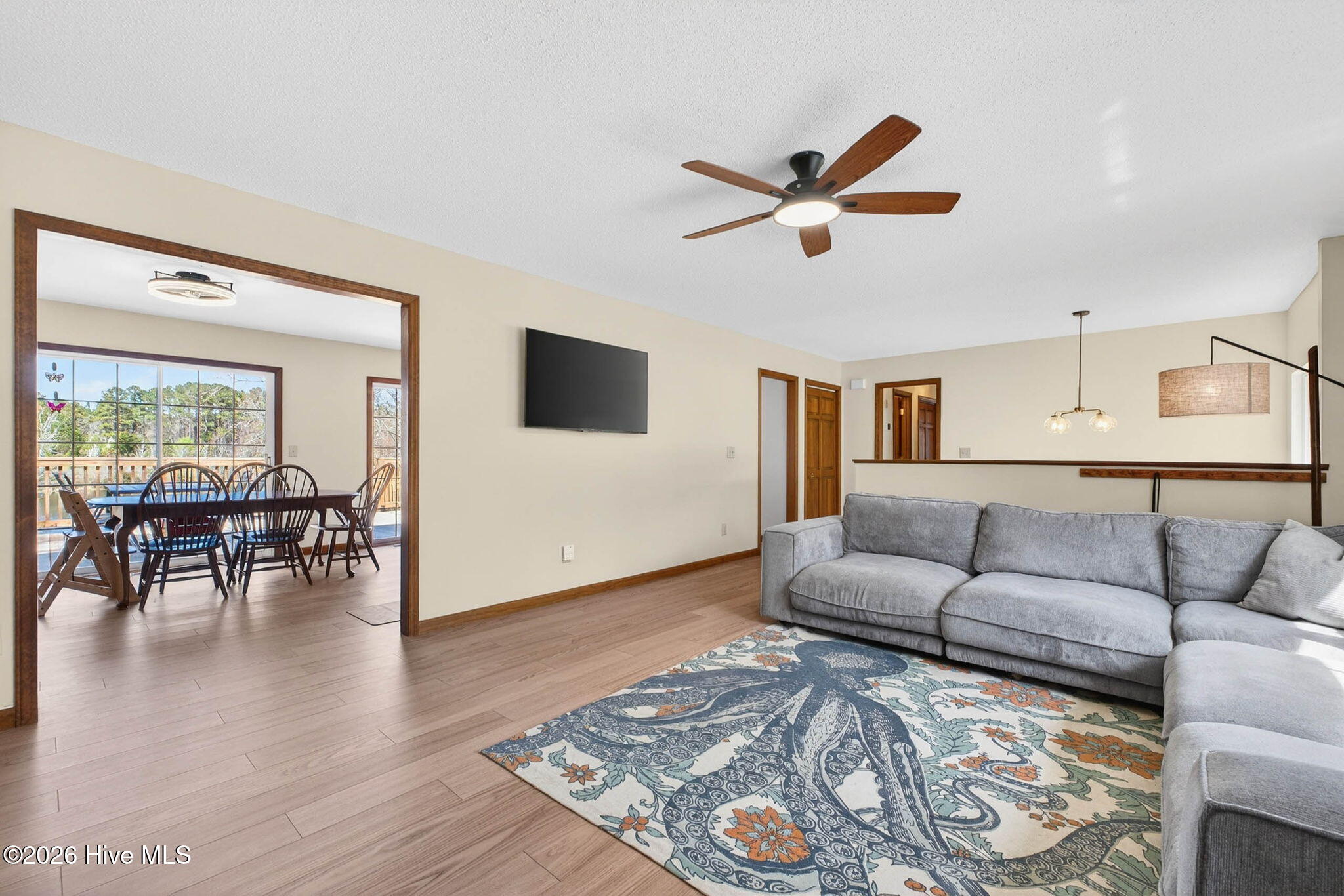 100561895 | Photo 17