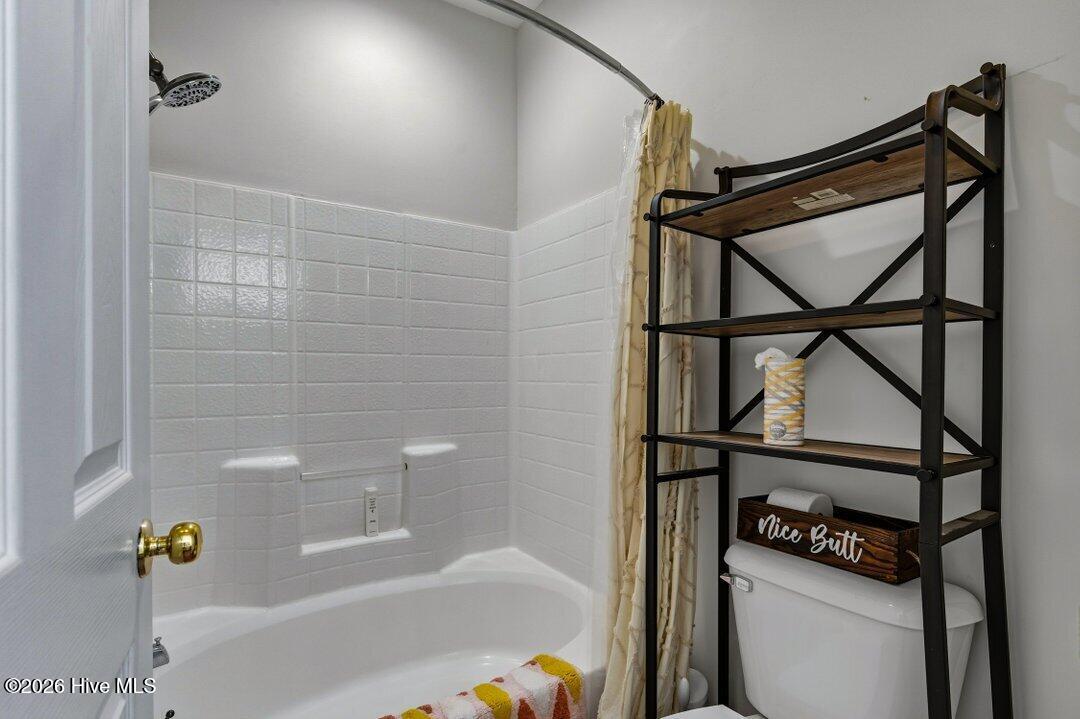 100528318 | Photo 24