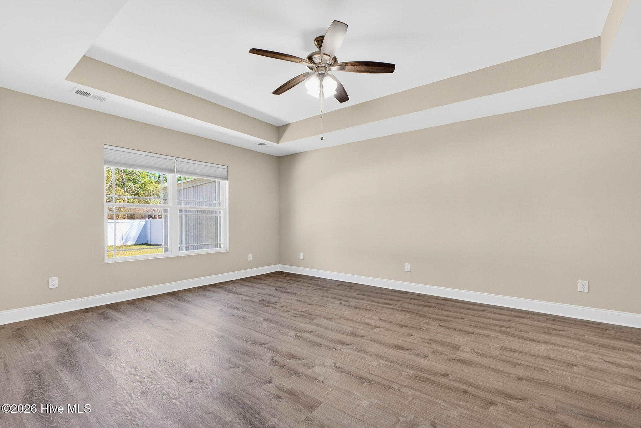 100564948 | Photo 30