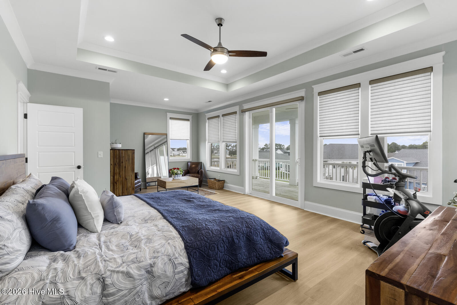 100557738 | Photo 33