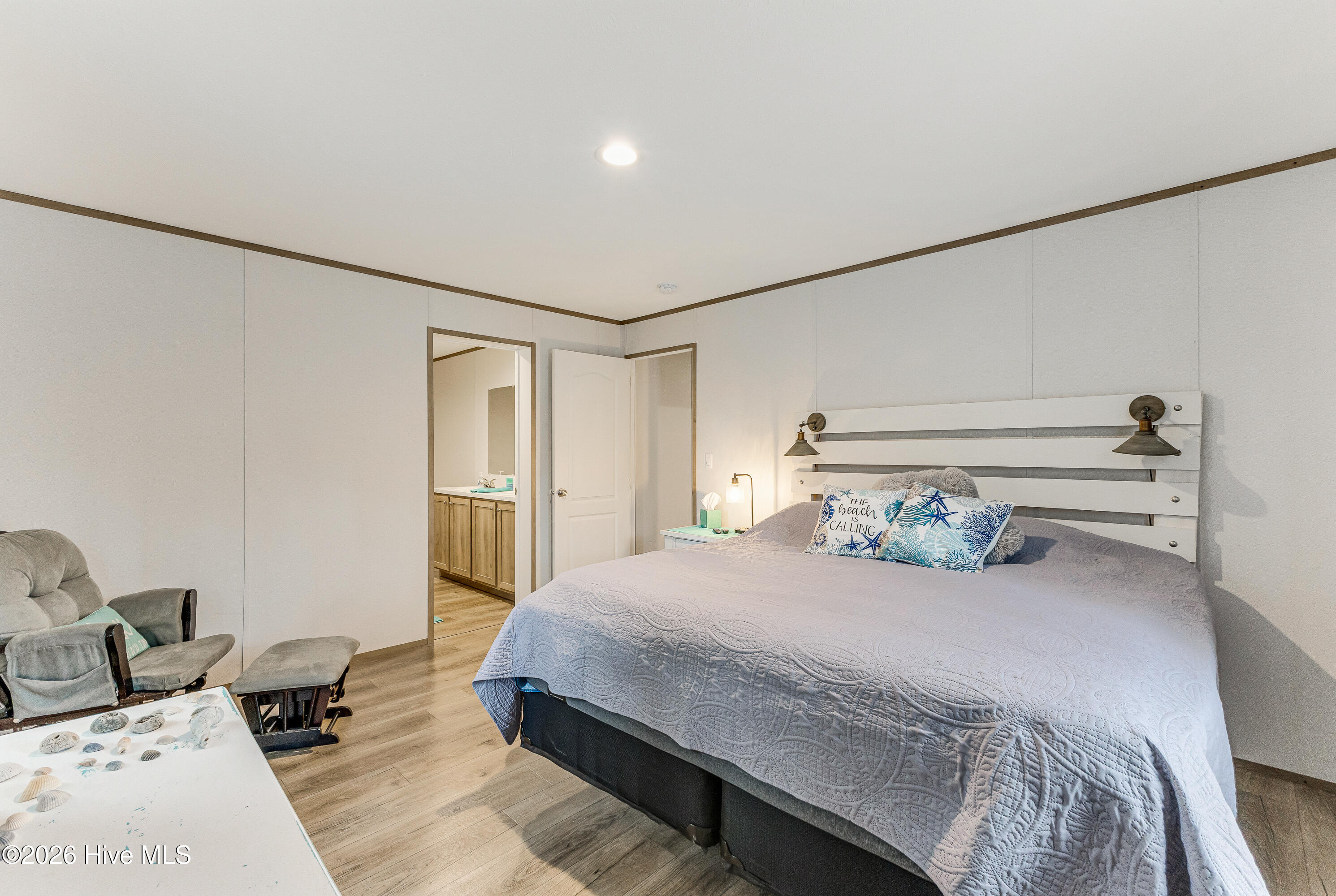 100558800 | Photo 23