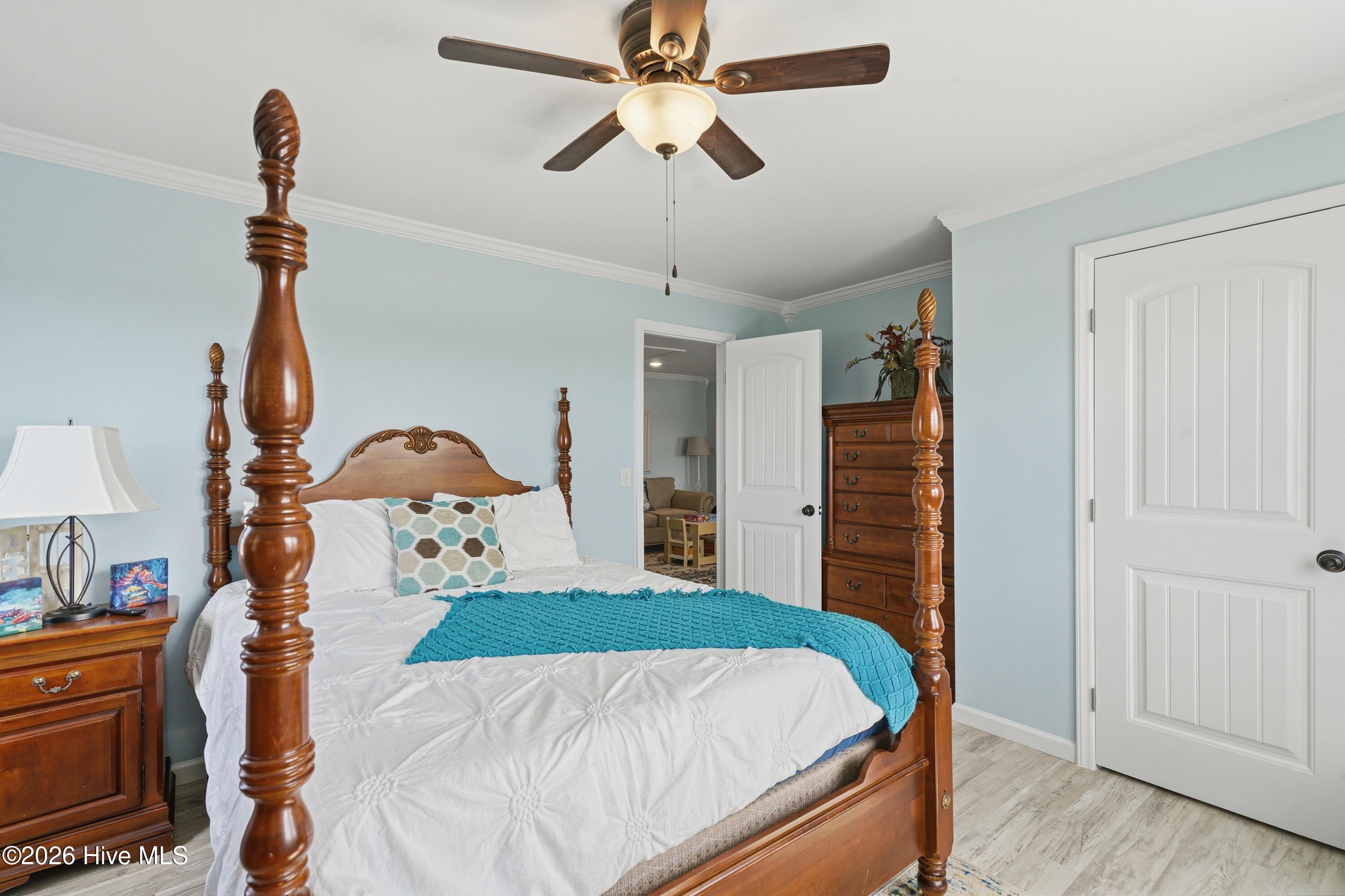 100564102 | Photo 22