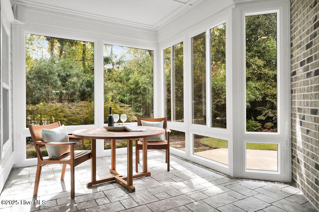 100514876 | Photo 47