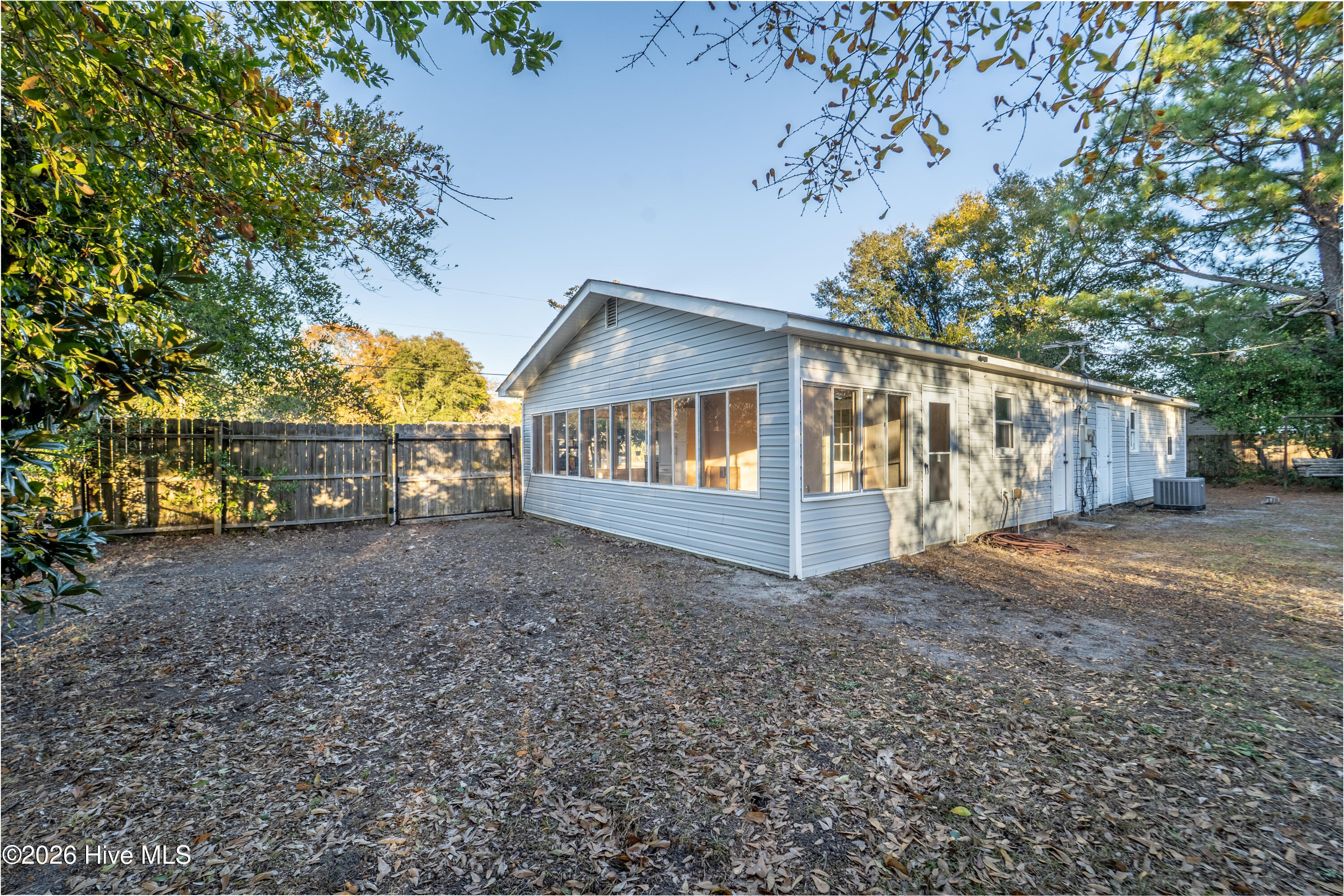 100548547 | Photo 22