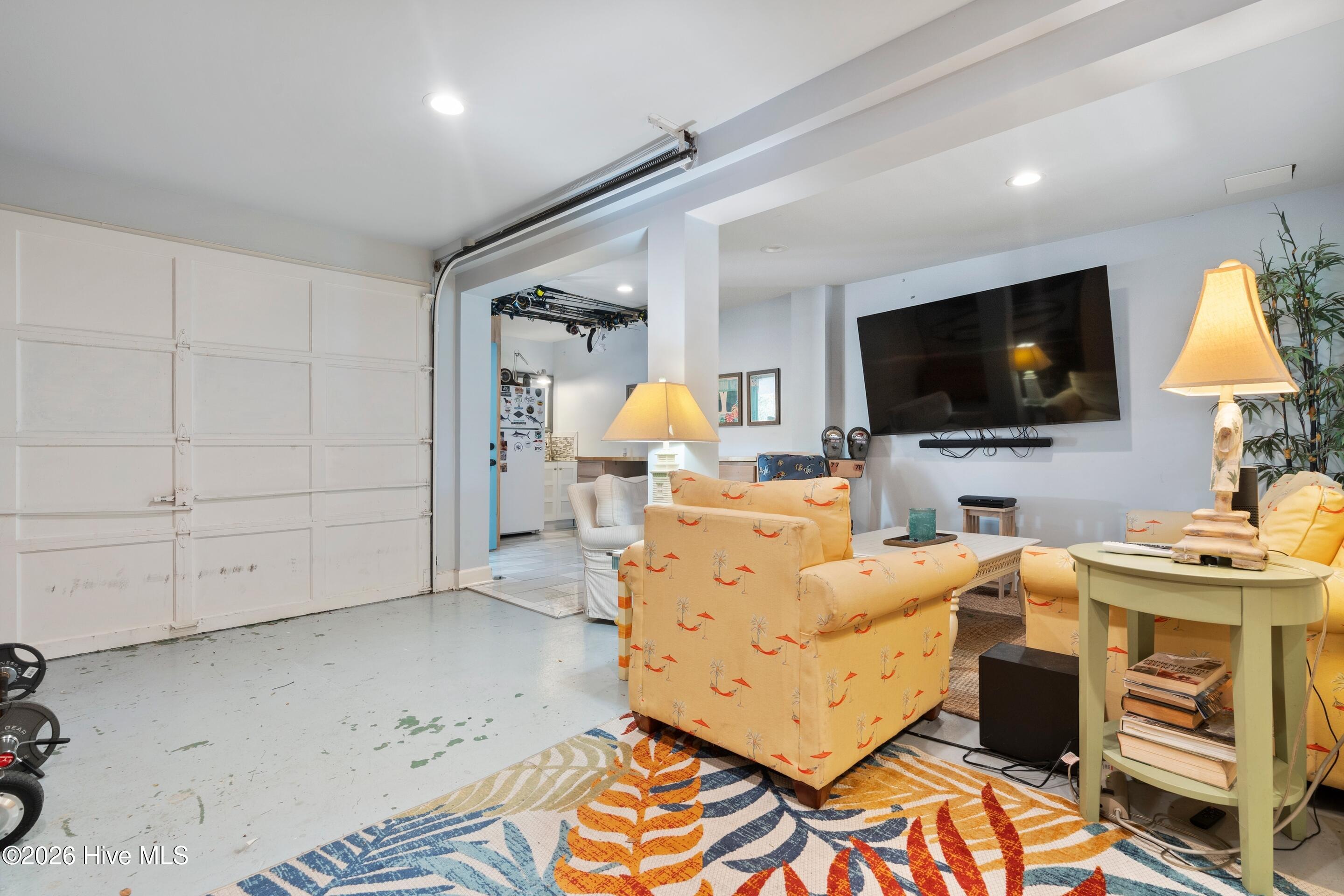 100548419 | Photo 42