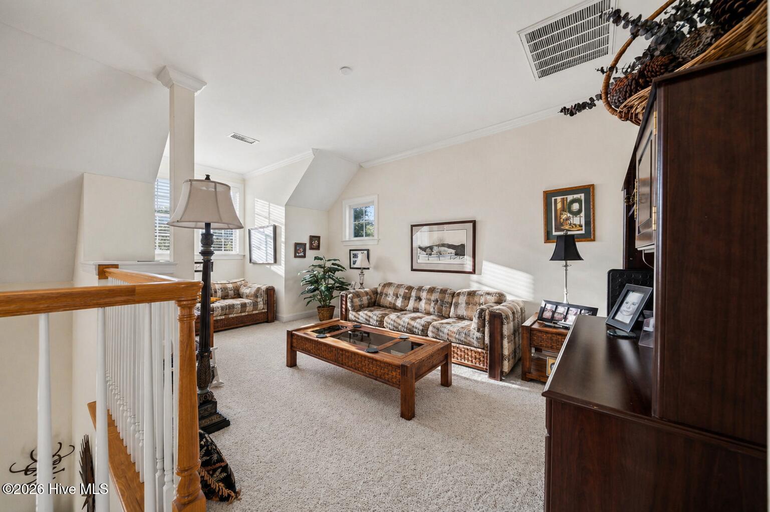 100570394 | Photo 62