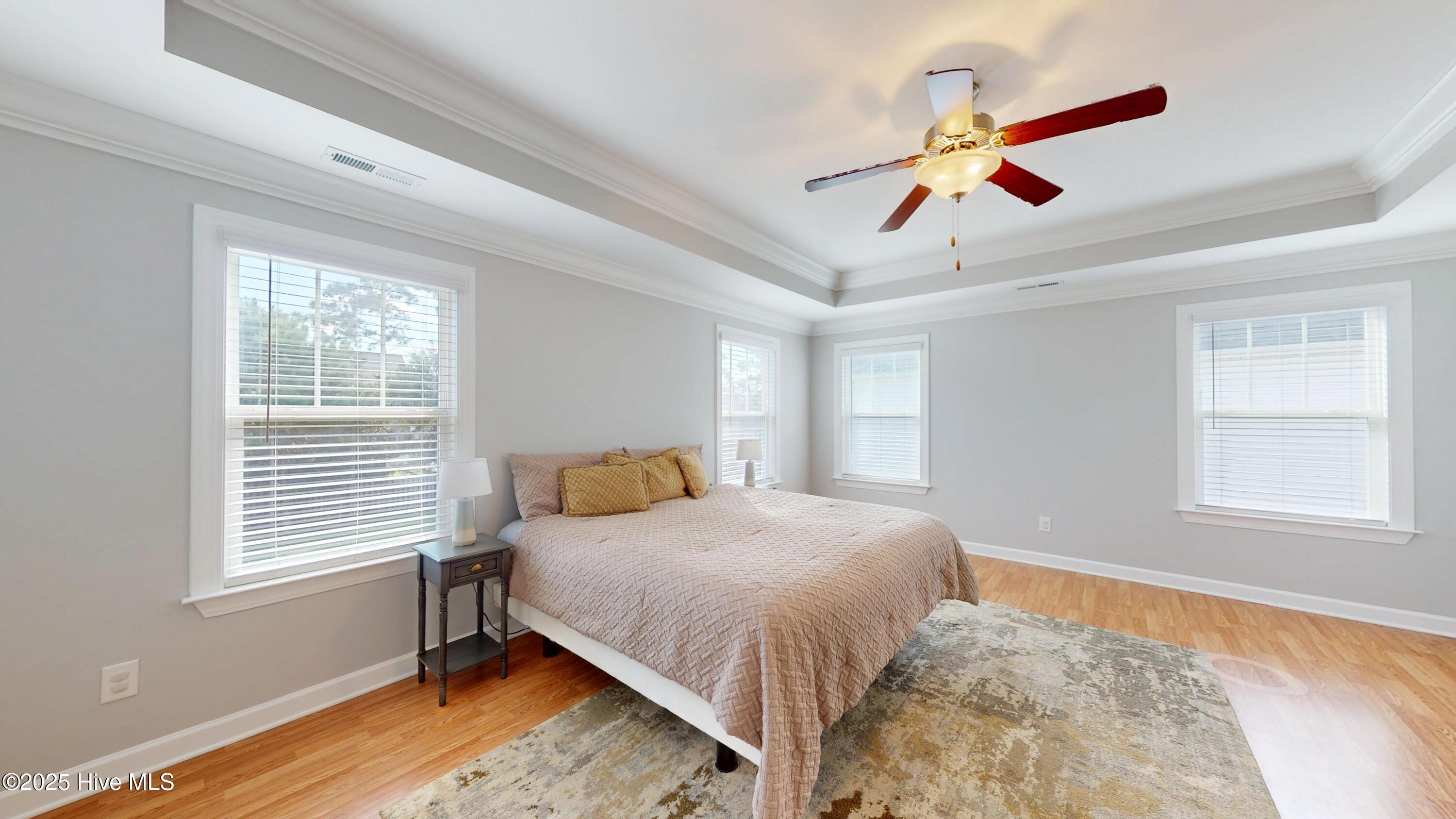 100526795 | Photo 35