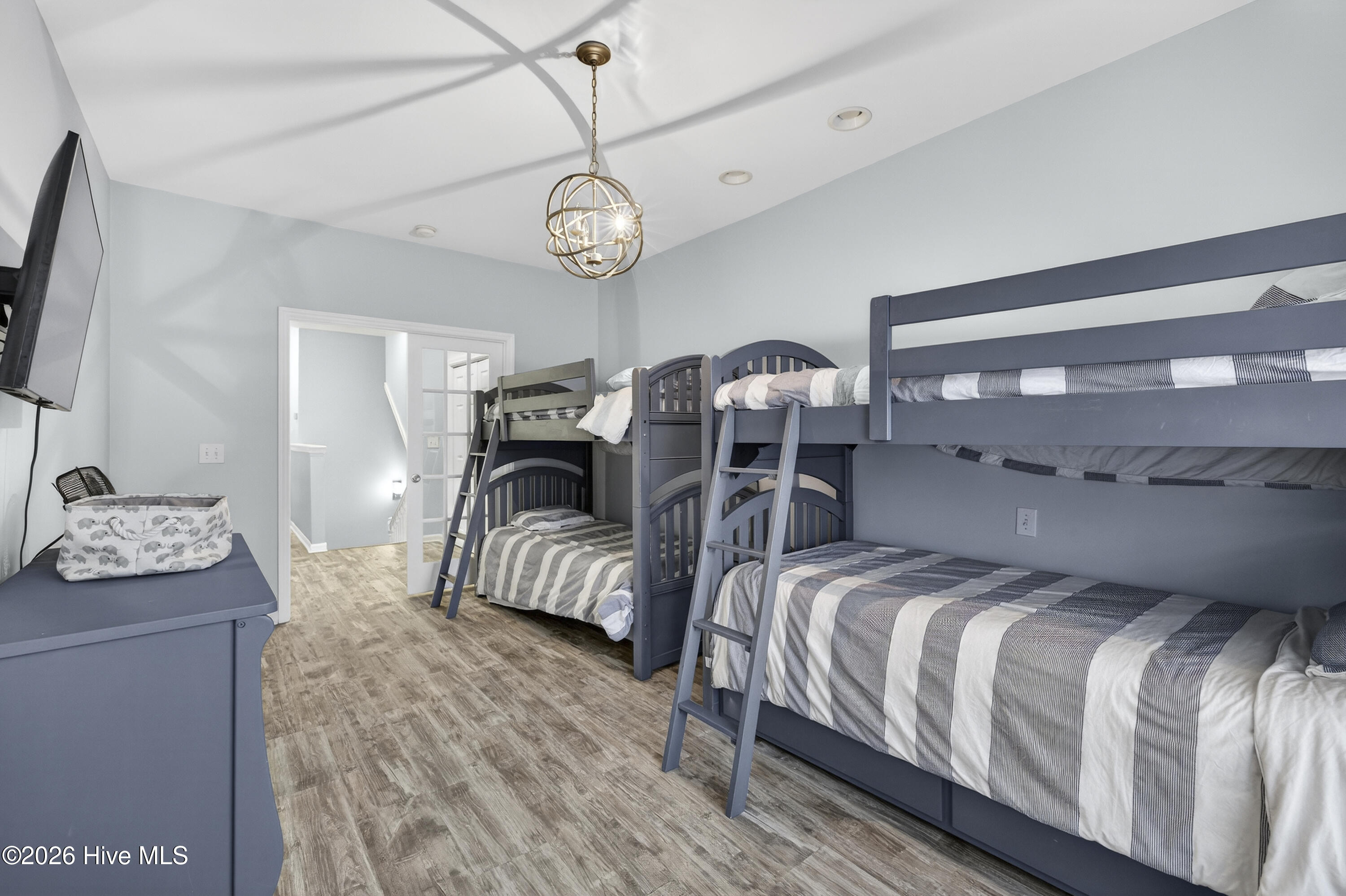 100561786 | Photo 62