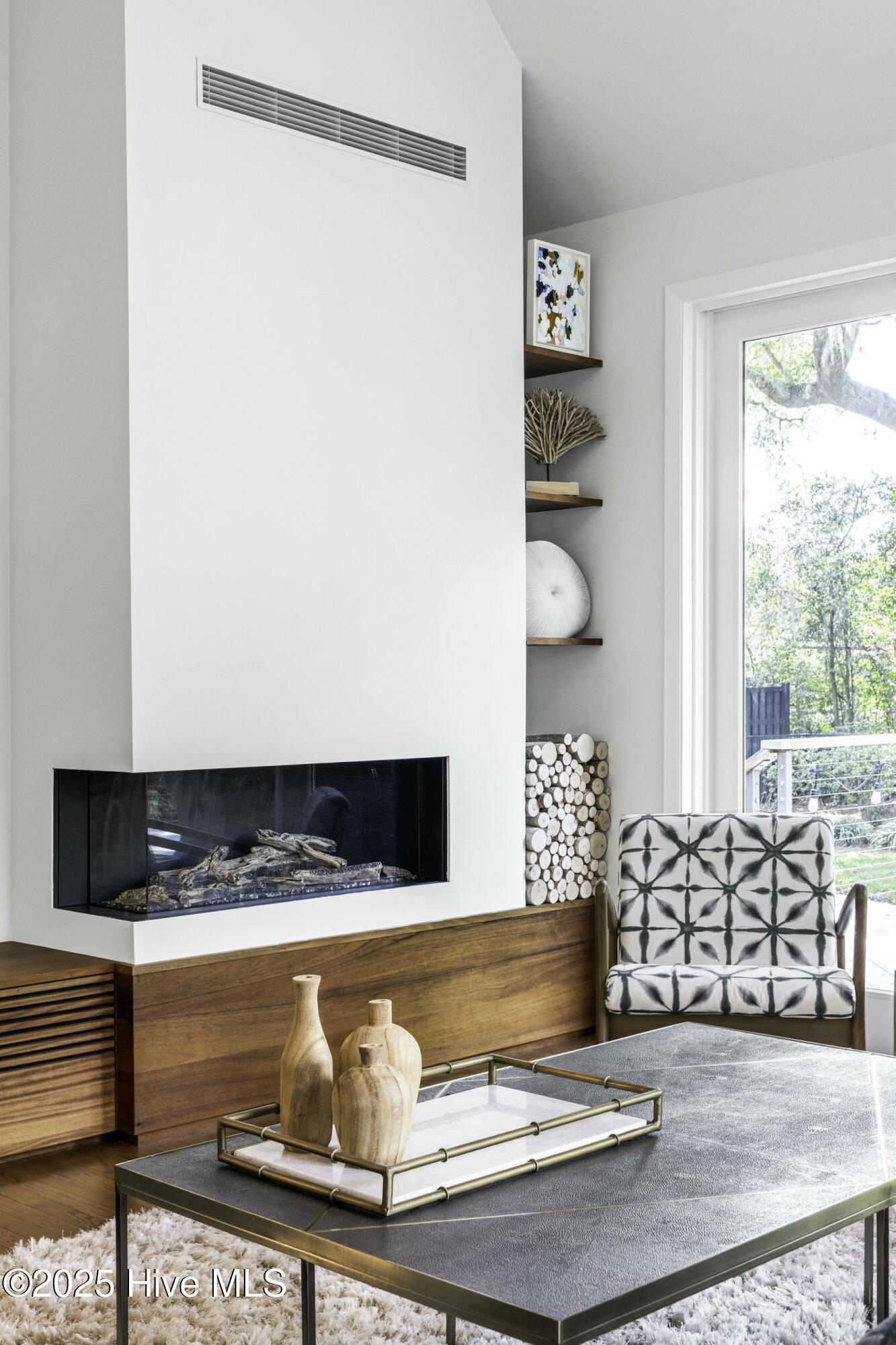 100555228 | Photo 13