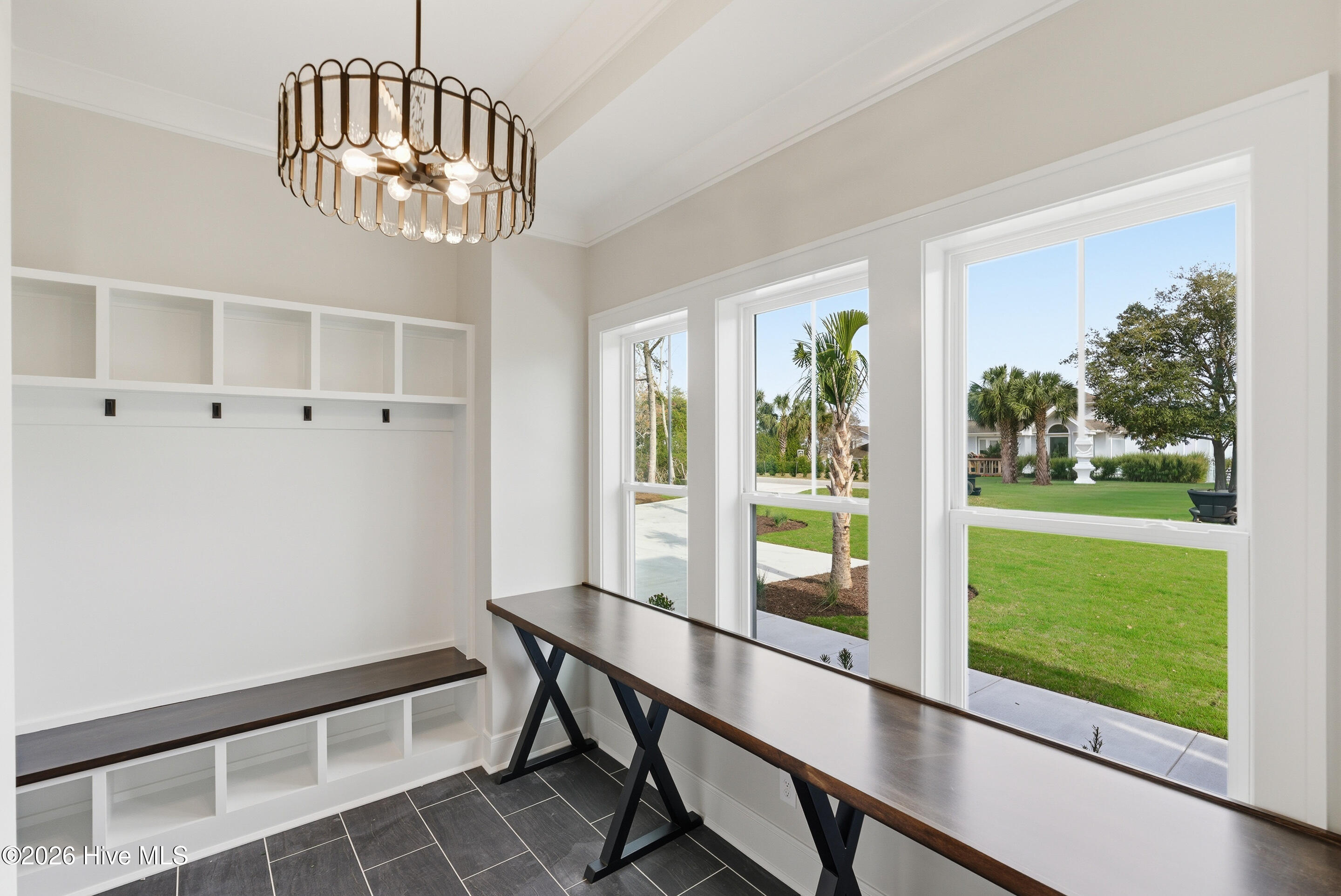 100562984 | Photo 22