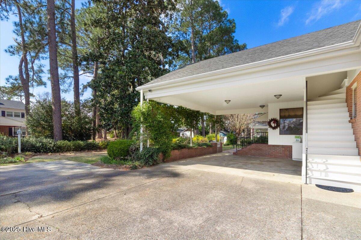 Homes for sale in Mount Olive, NC | 615 W Main St, Mount Olive, NC 28365 | MLS# 100496006