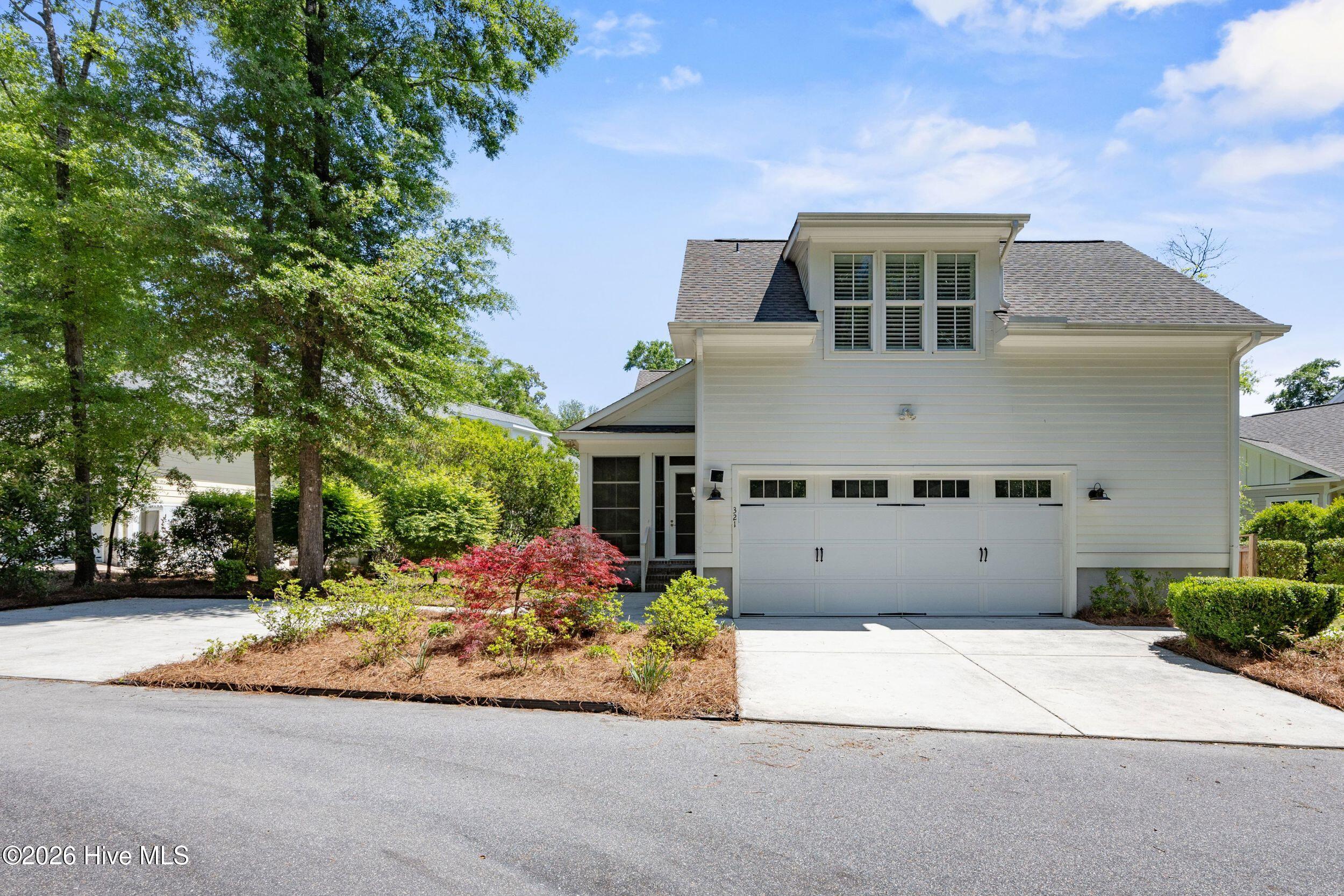 100569354 | Photo 66