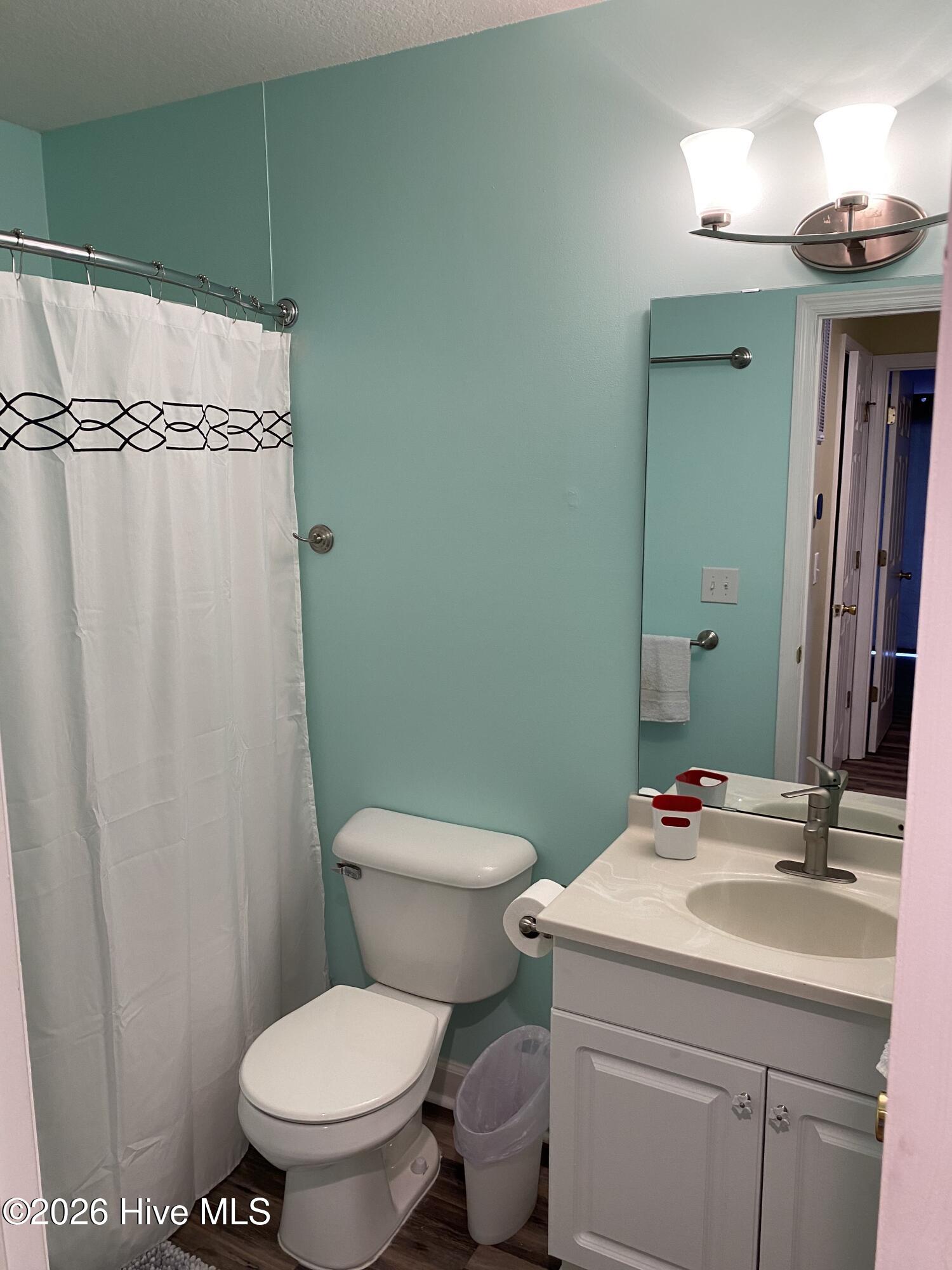 100563924 | Photo 16