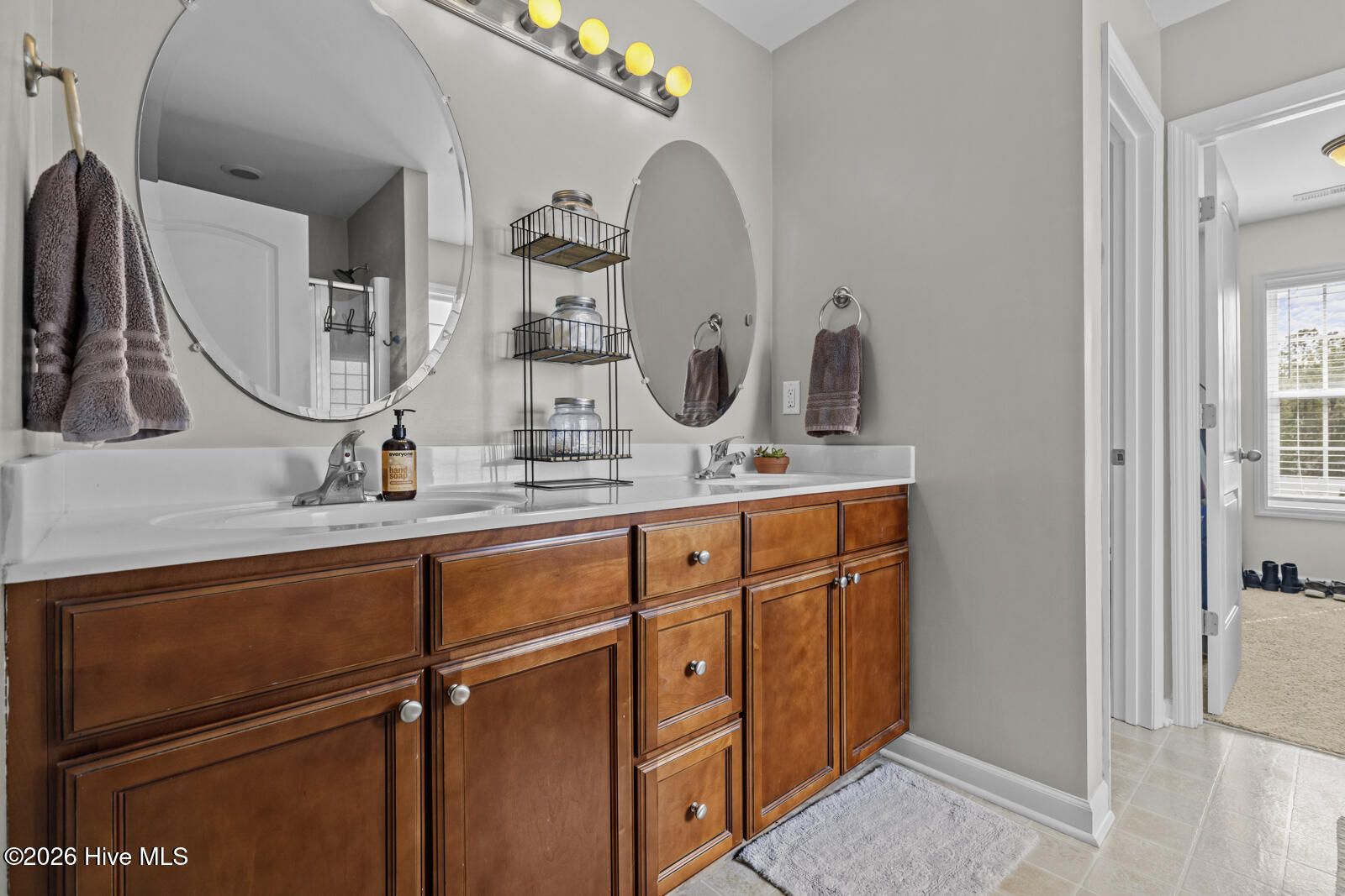 100563152 | Photo 24