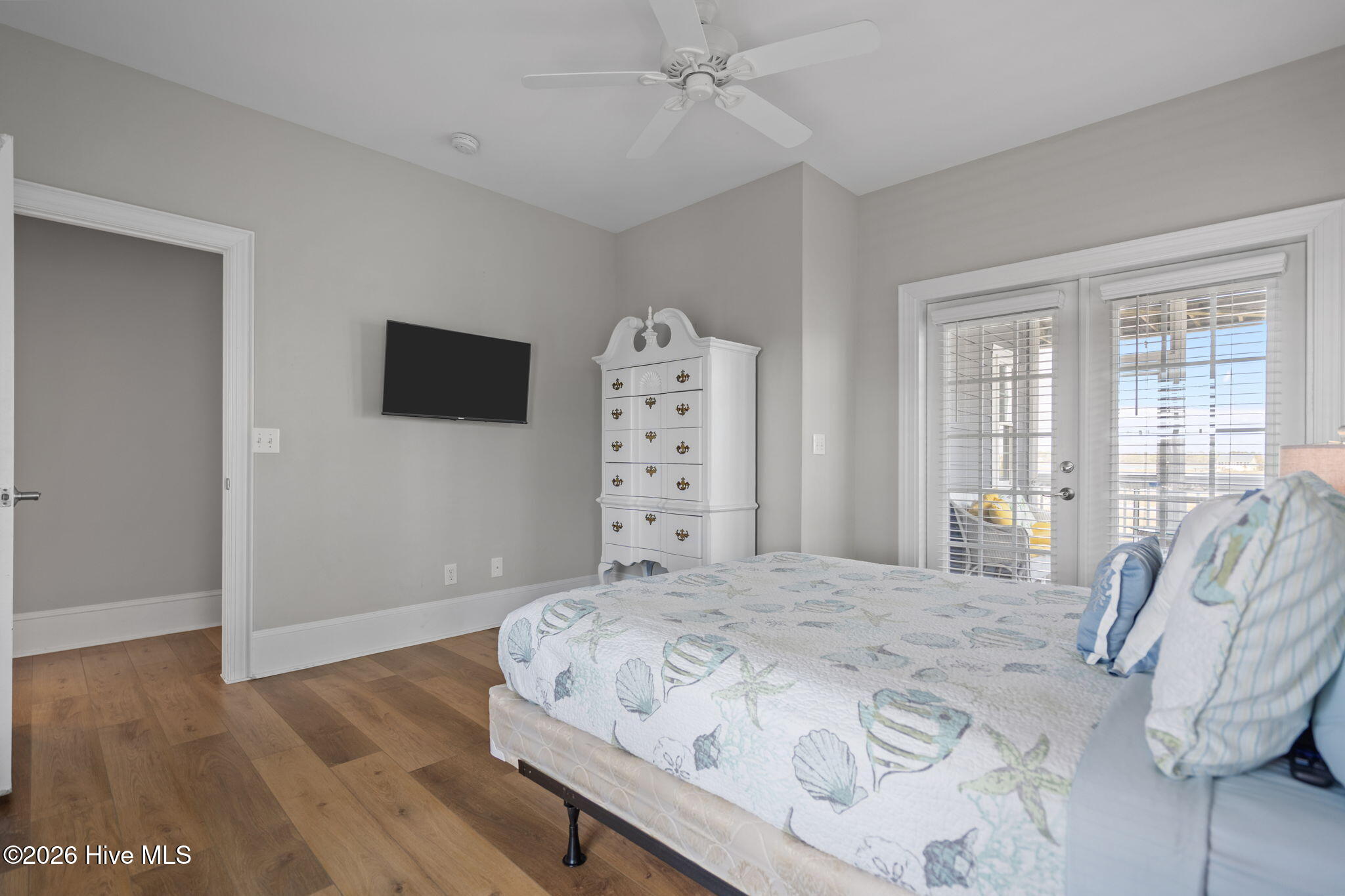 100564459 | Photo 24