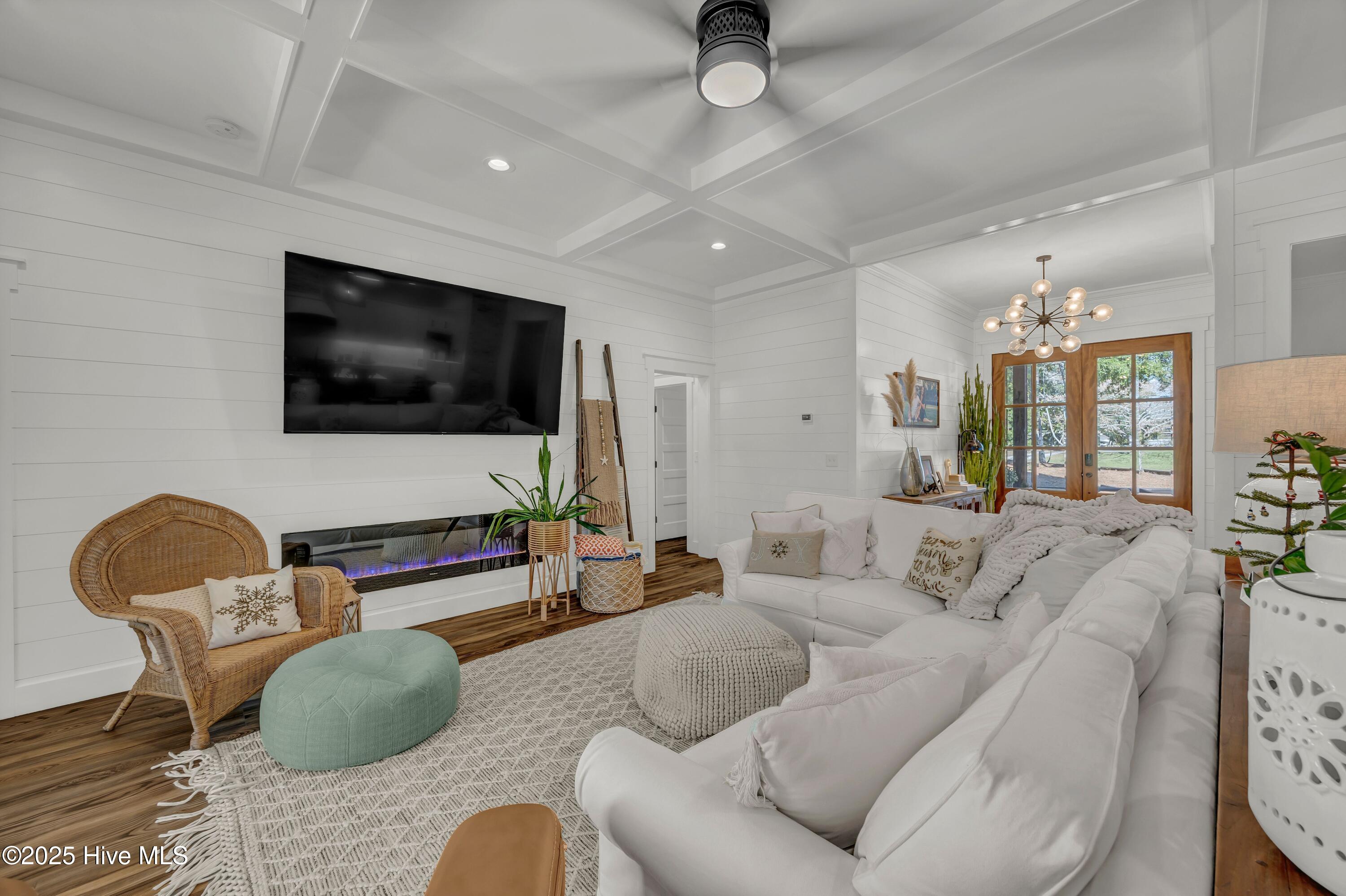 100543127 | Photo 14