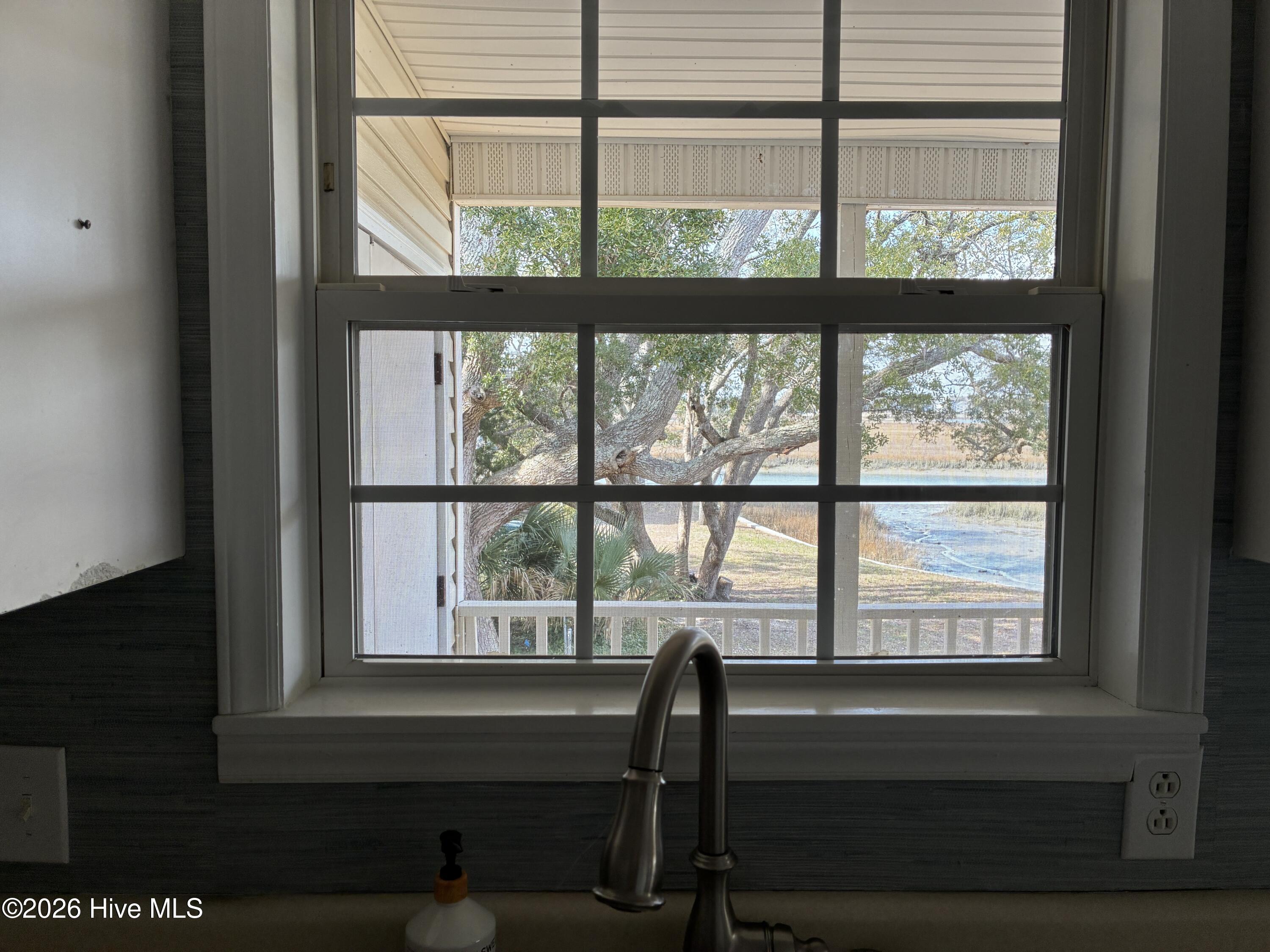 100558750 | Photo 16