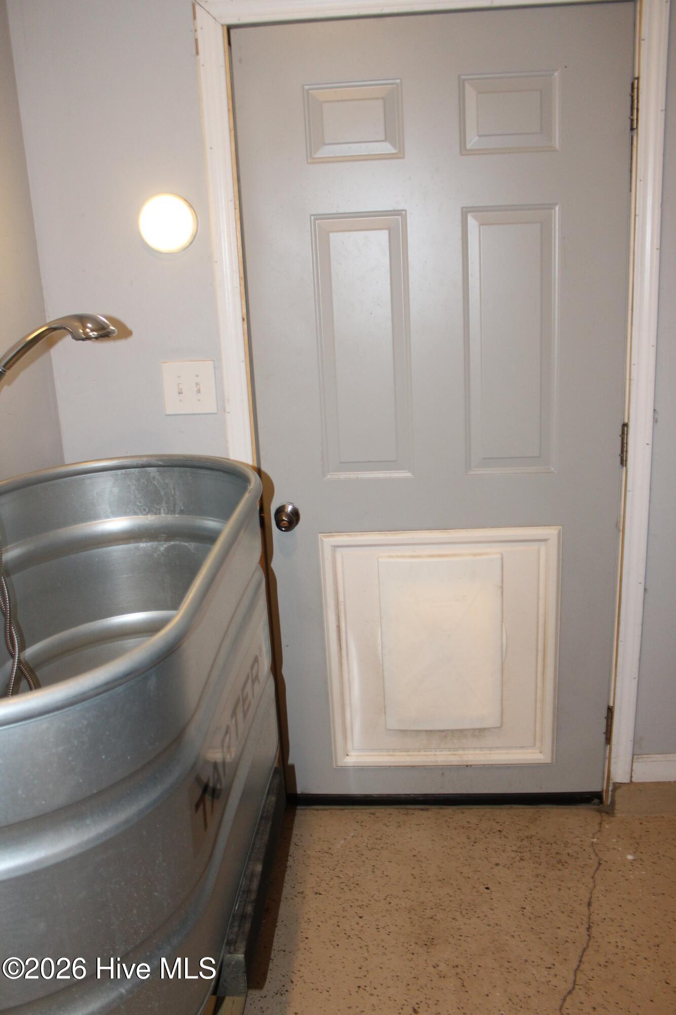 100558935 | Photo 23