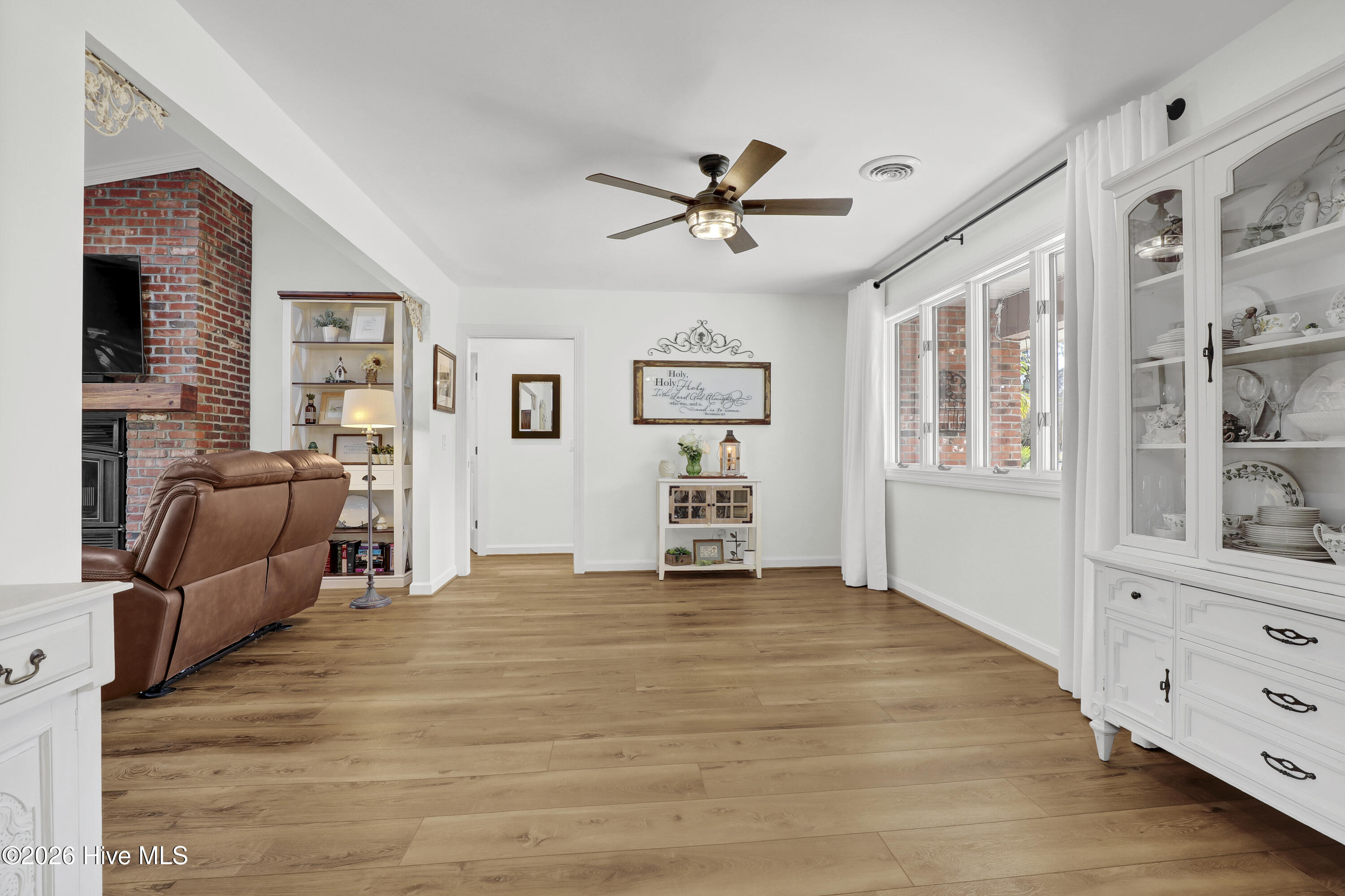 100548794 | Photo 14