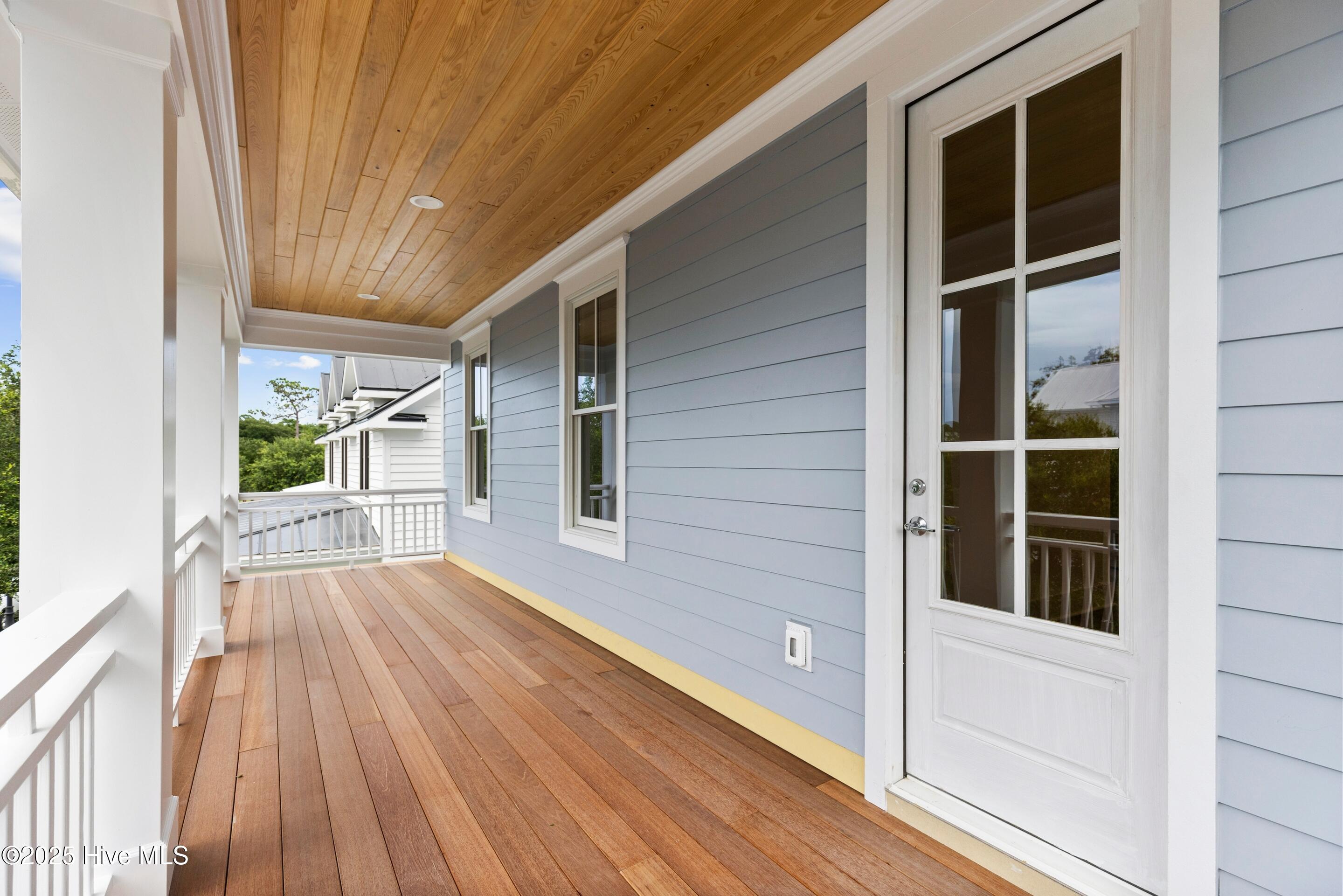 100542273 | Photo 55