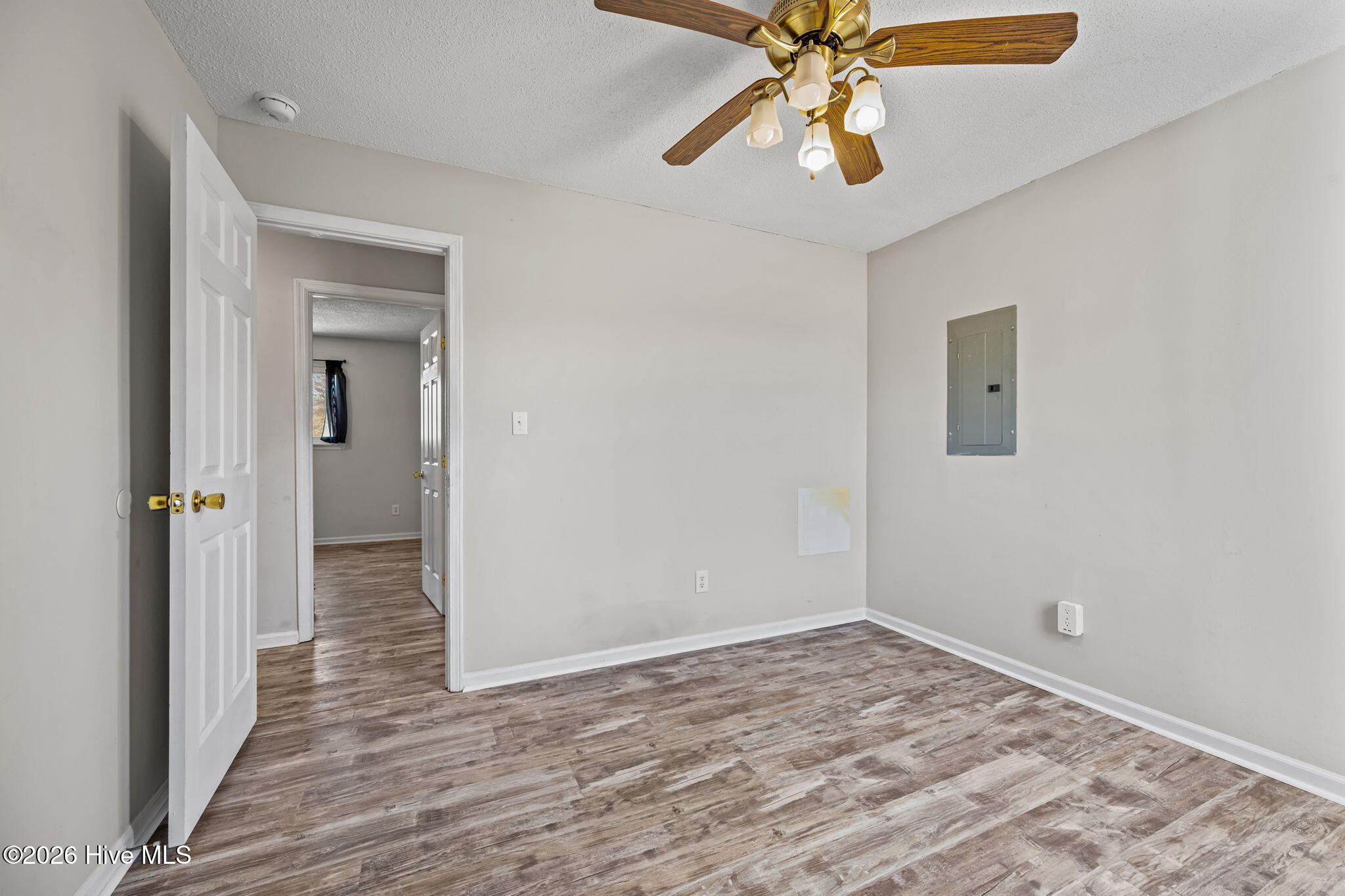 100555497 | Photo 17