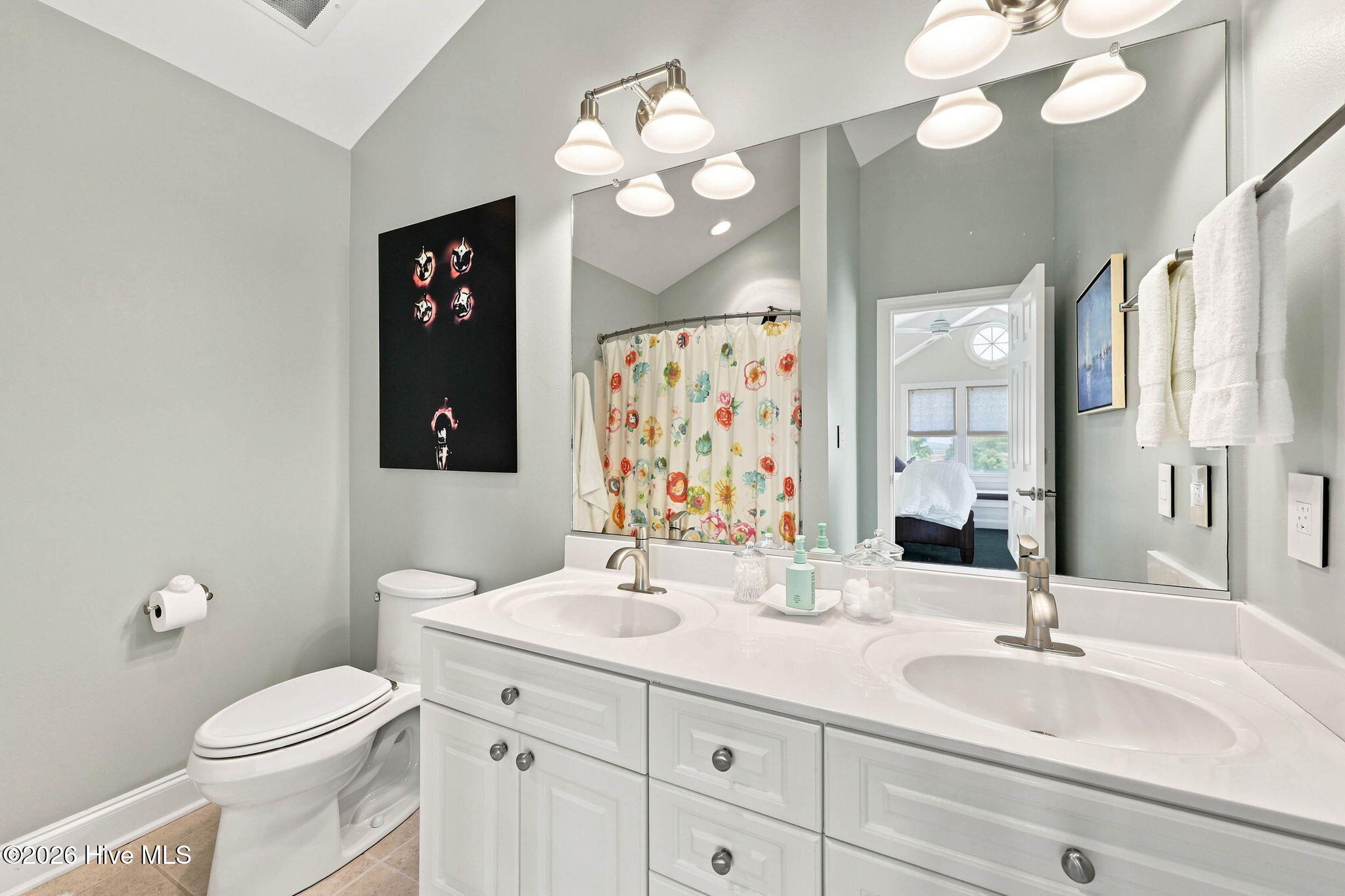 Dual vanities