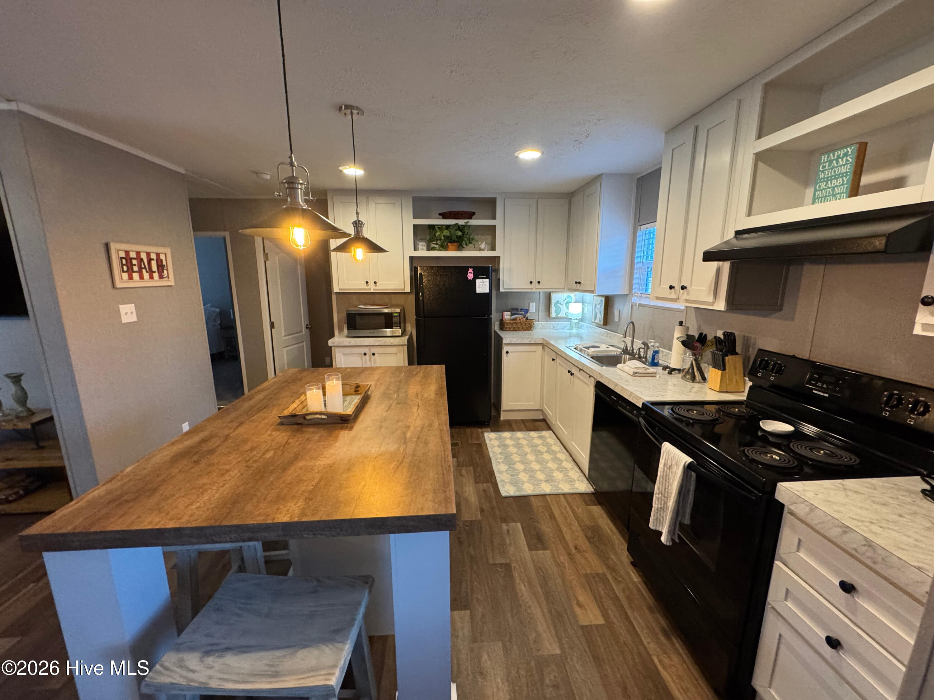 100558875 | Photo 25