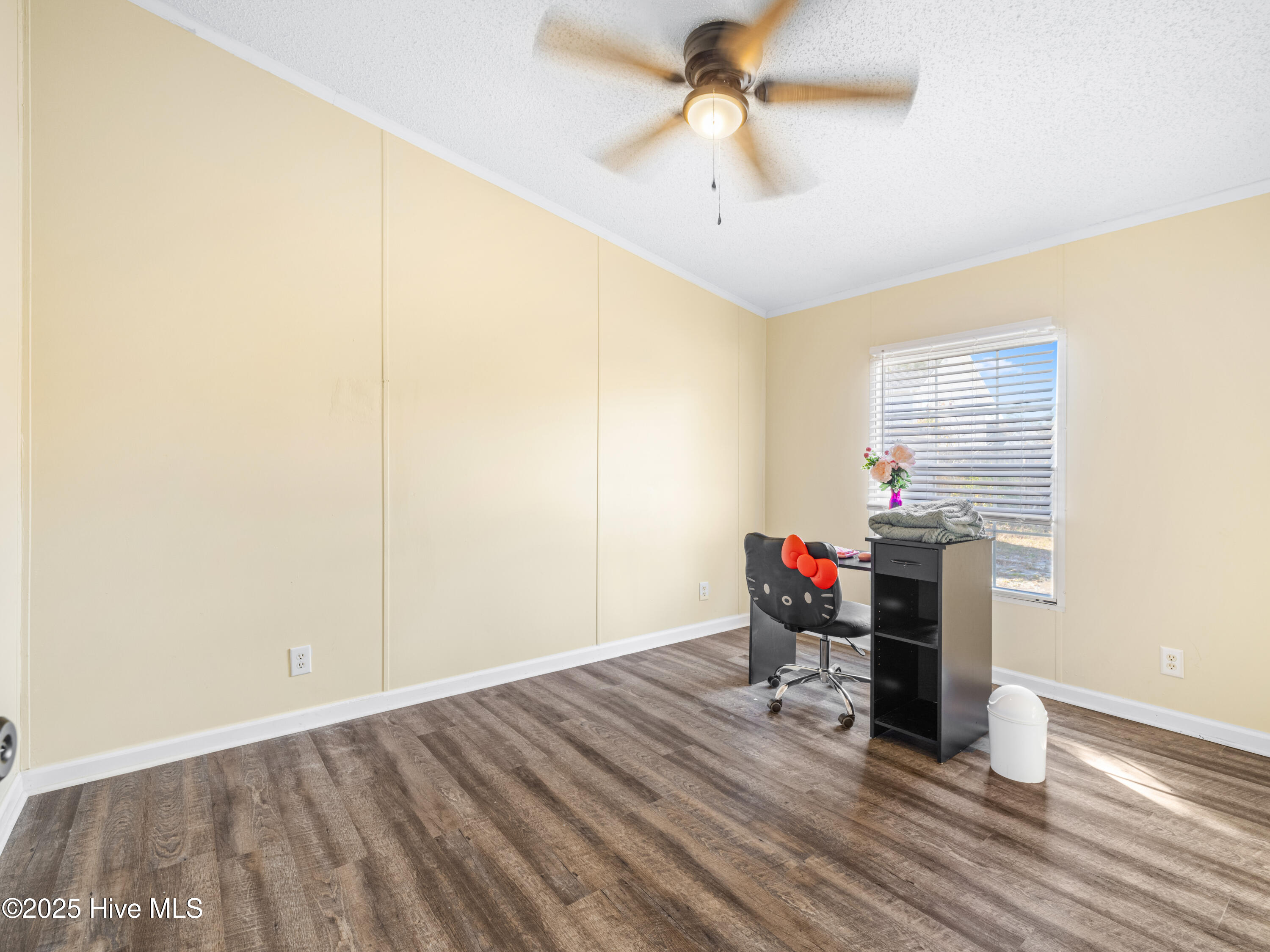 100540090 | Photo 44