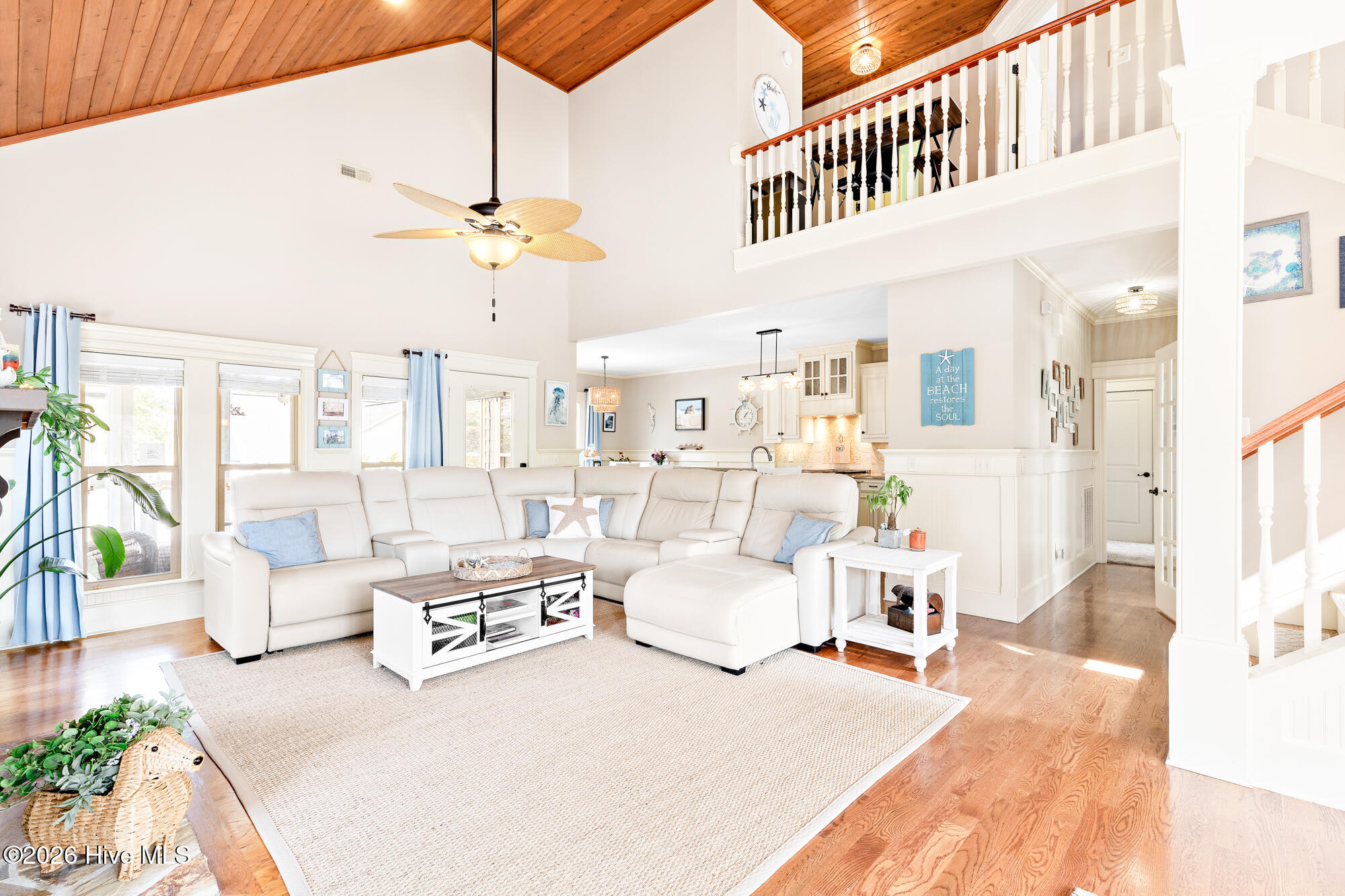 100554367 | Photo 10