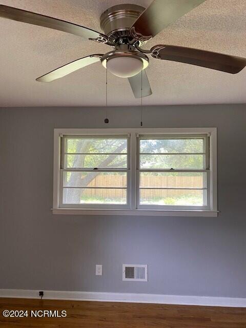 100533796 | Photo 32