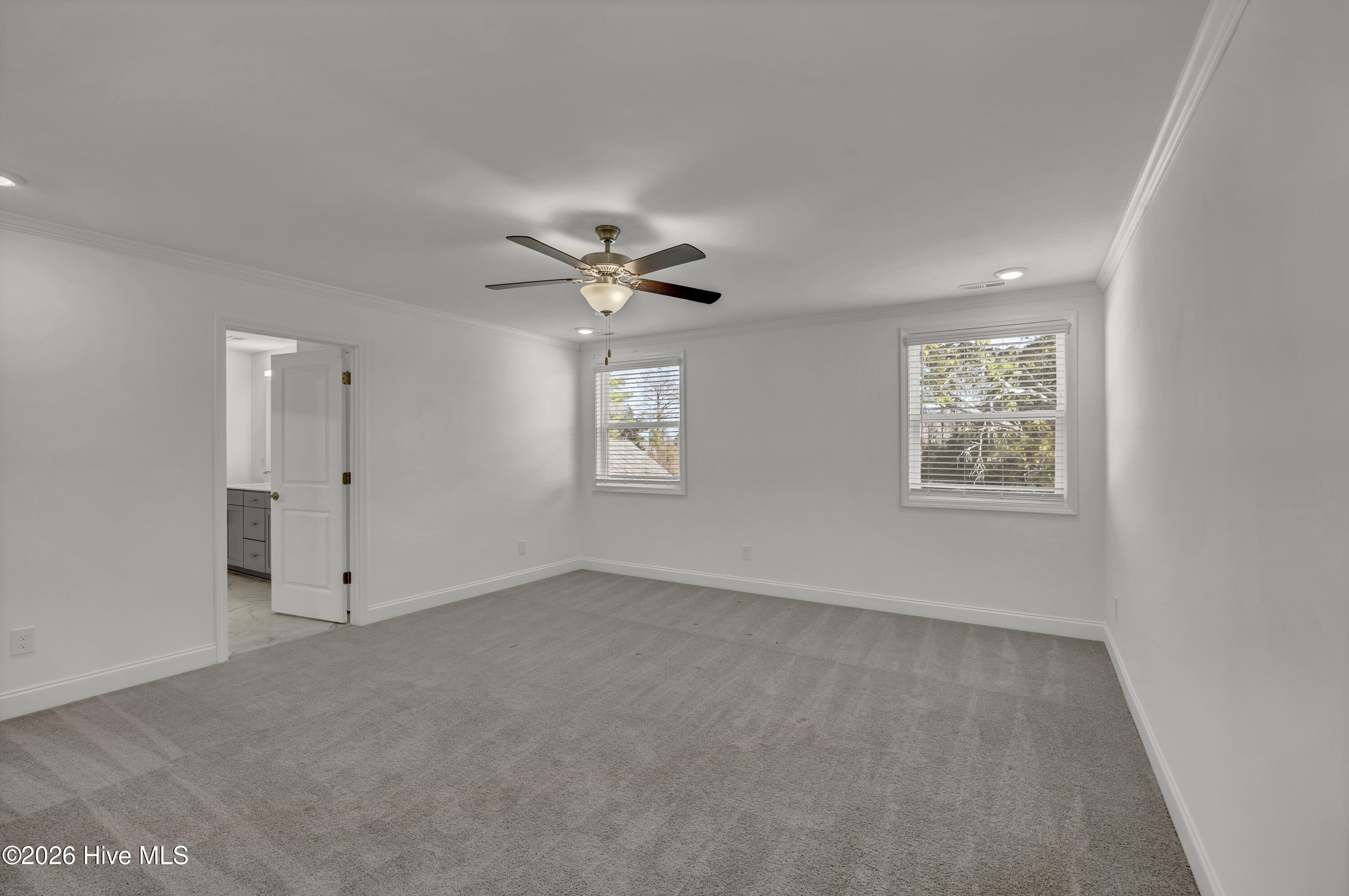 100548417 | Photo 22