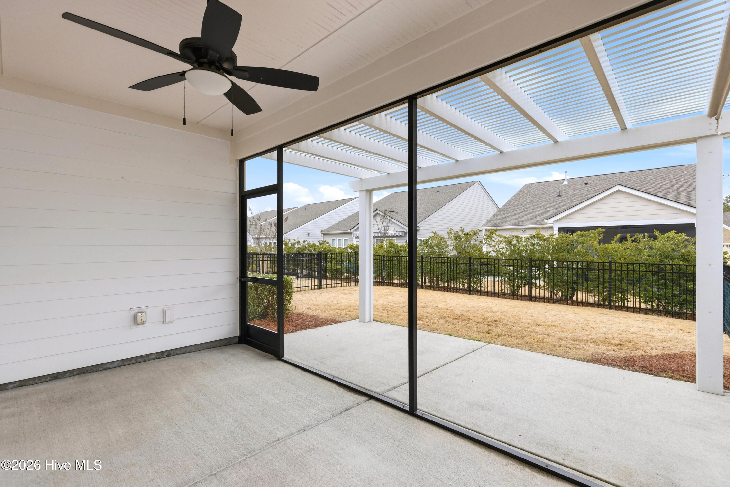 100553479 | Photo 29