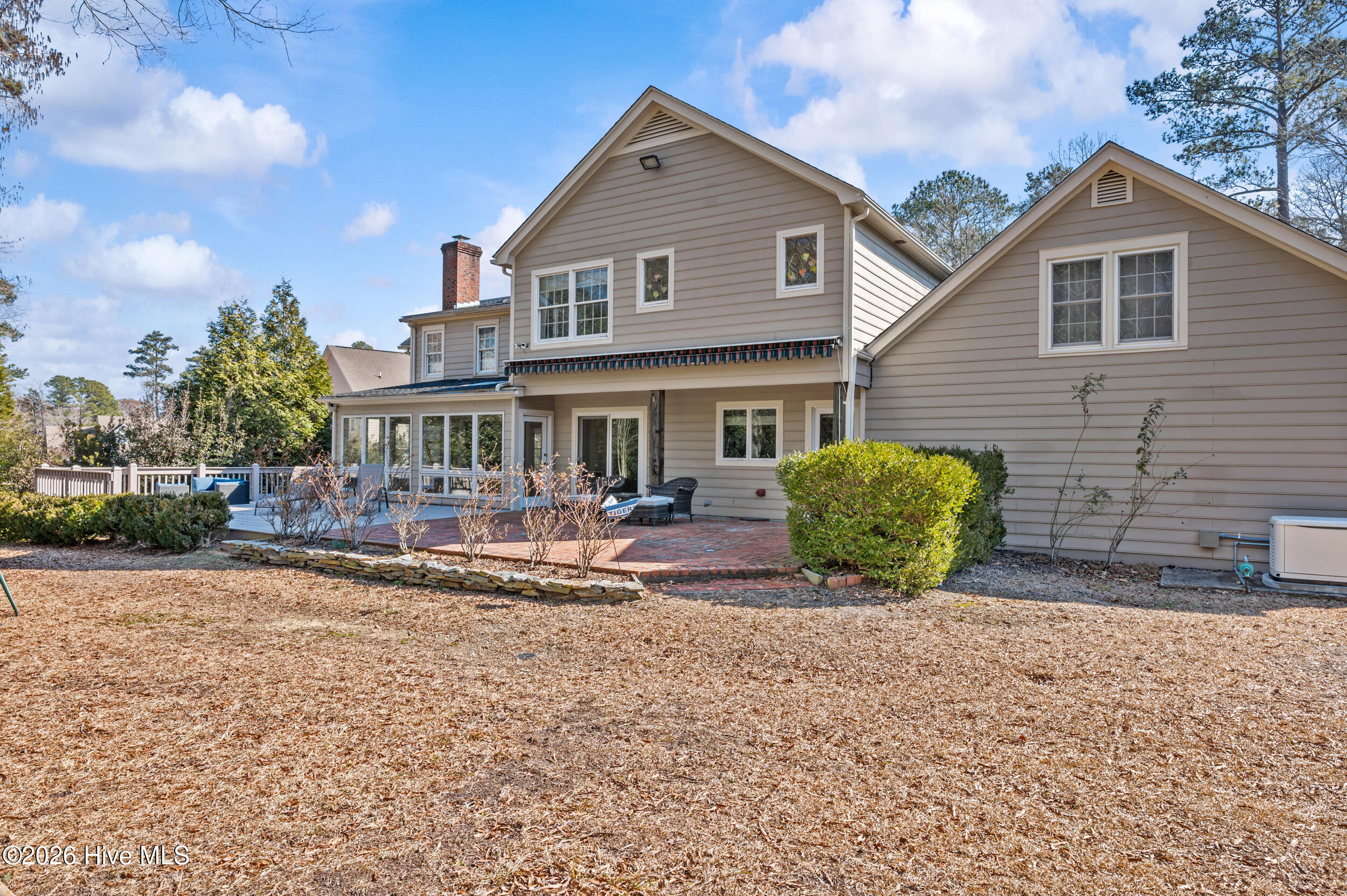 100554057 | Photo 61