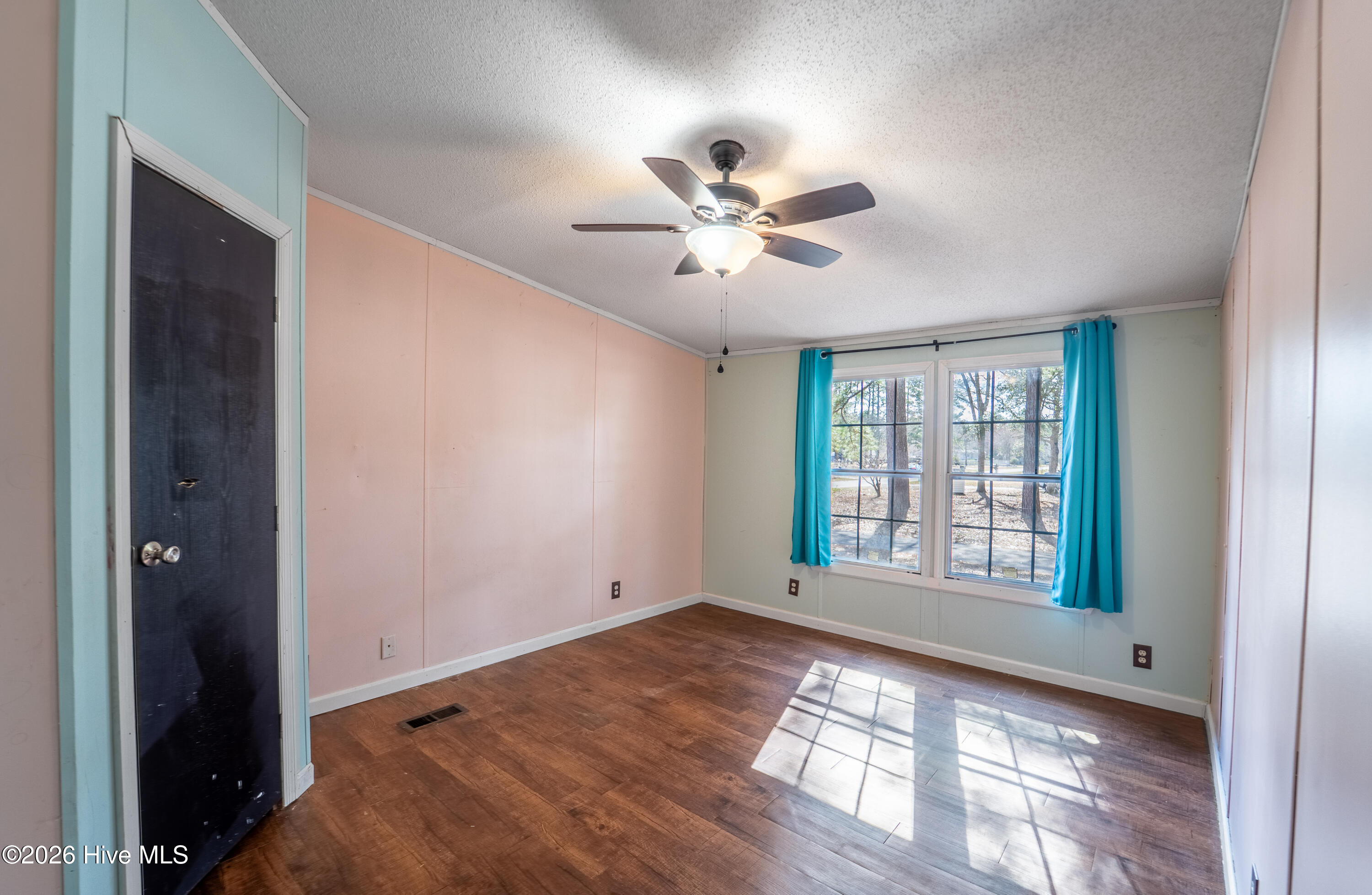 100556798 | Photo 12