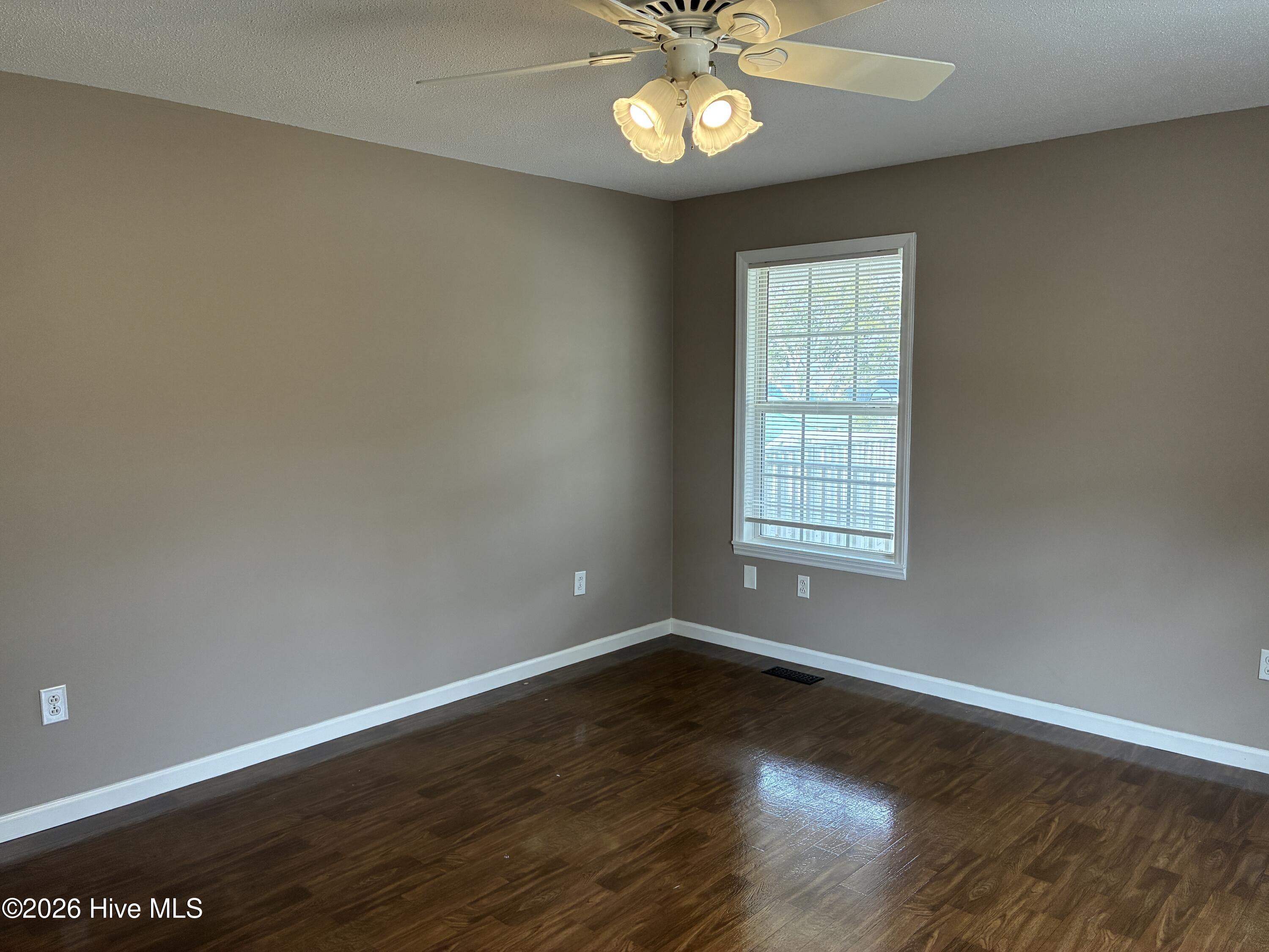 100558750 | Photo 34