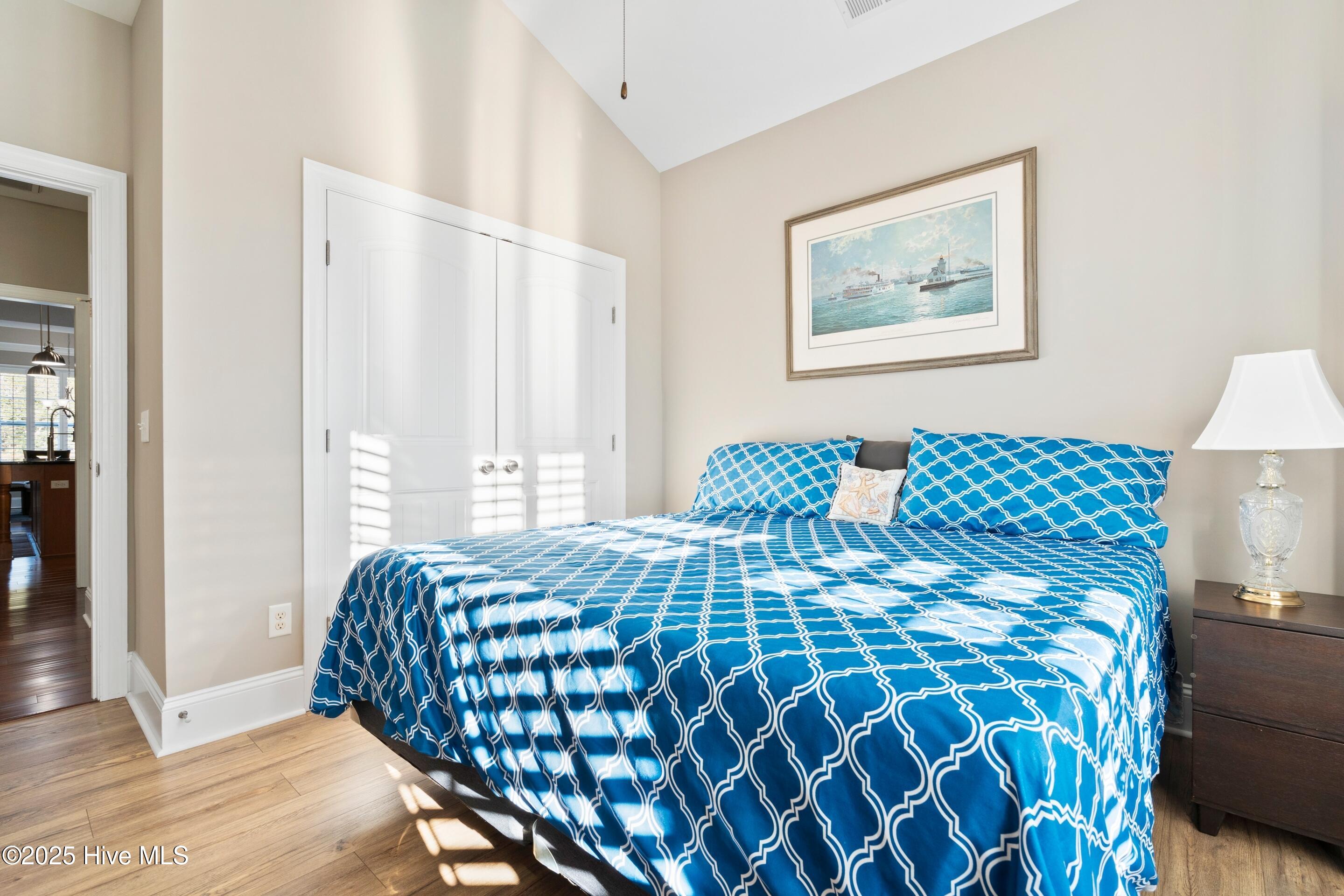 100540800 | Photo 40