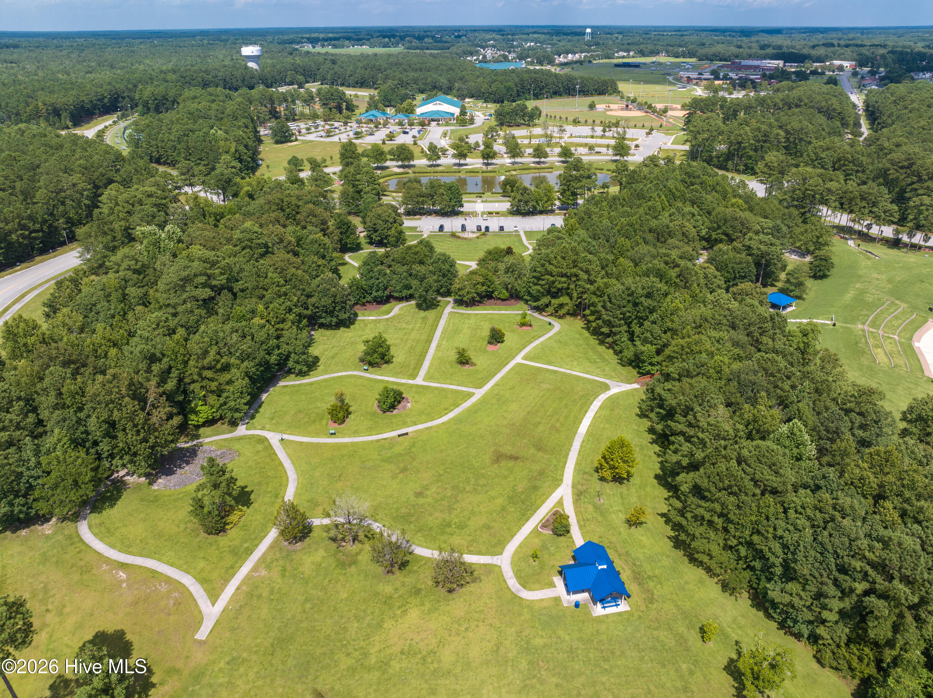 100560266 | Photo 35