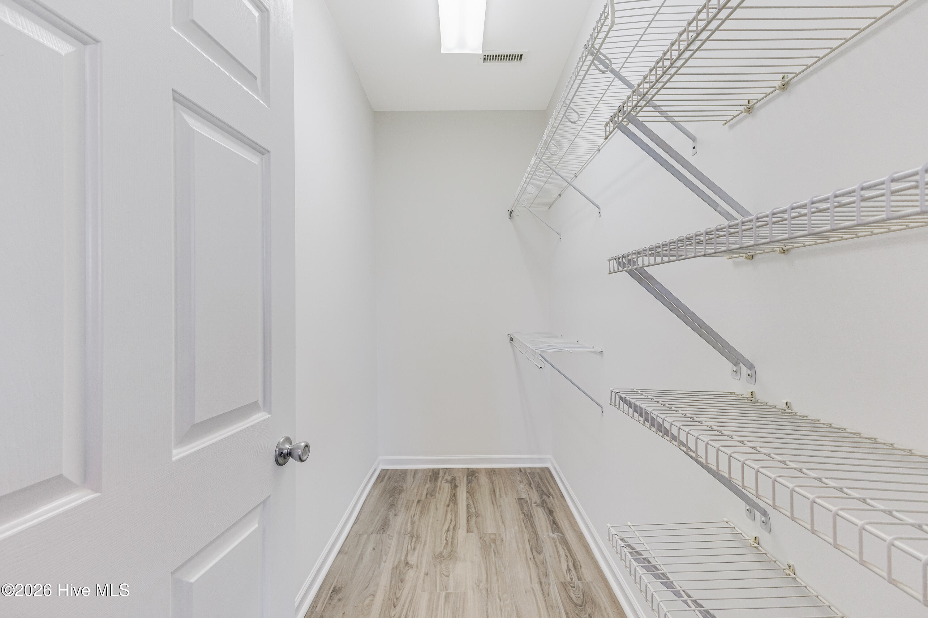 100537070 | Photo 26