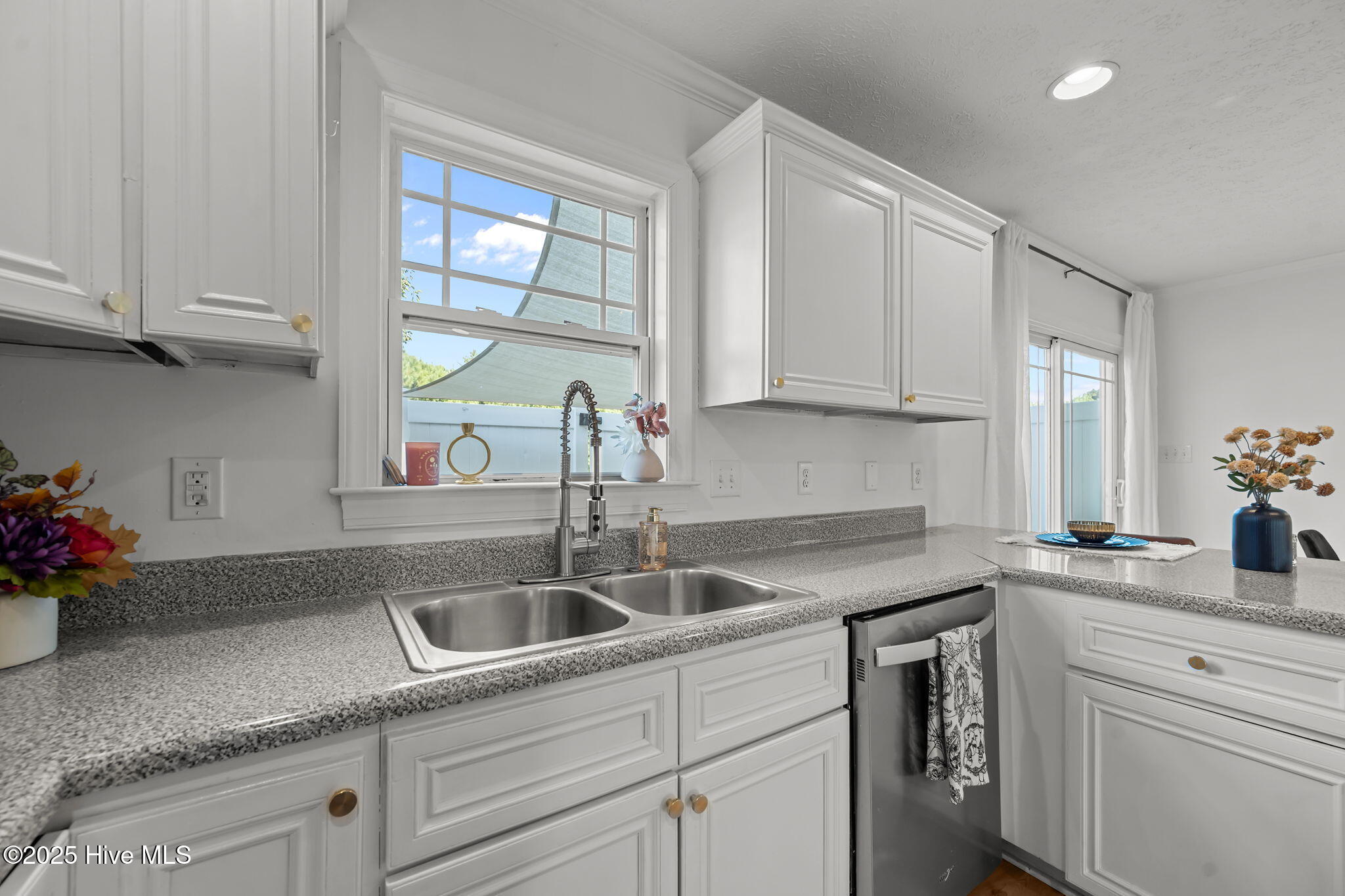 105 Kenan Loop, Jacksonville, NC 28546 – photo 20: 40-web-or-mls-_RAD9341