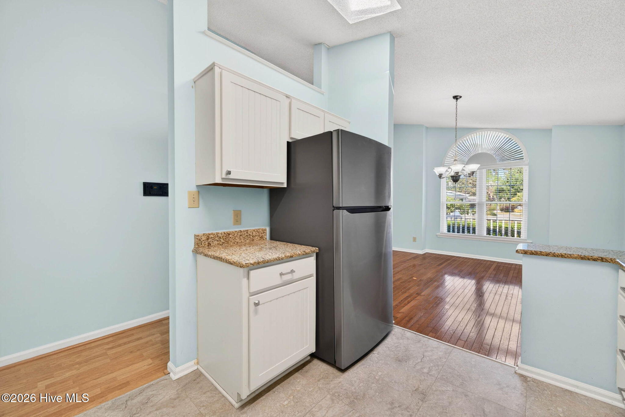 100569614 | Photo 16