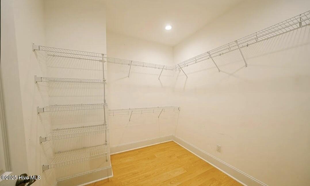 100547219 | Photo 45