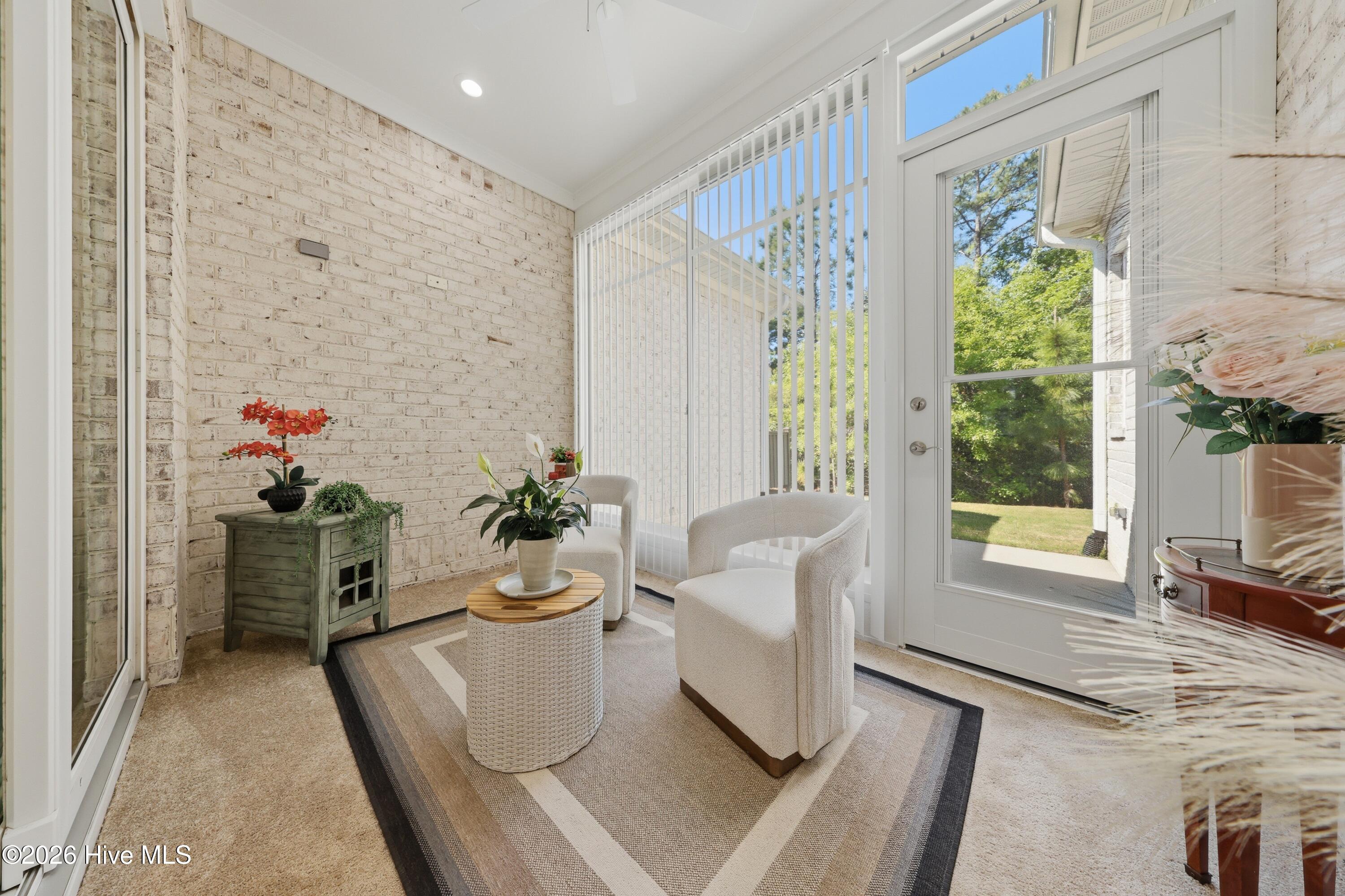 100568121 | Photo 33